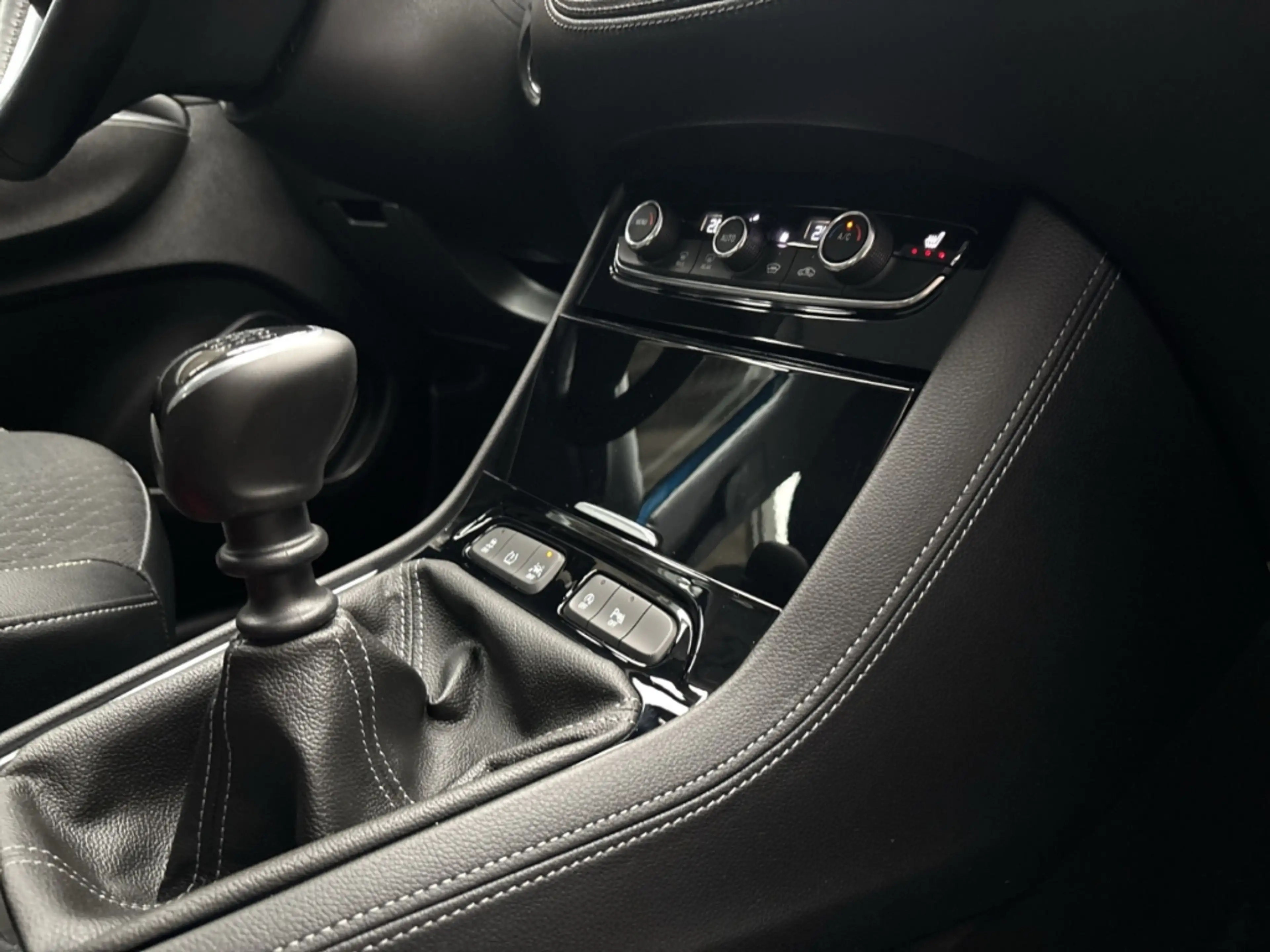 Opel Grandland INNOVATION +PDC+Kamera+Sitzhzg+Tempomat+AHK+Klima — photo 12
