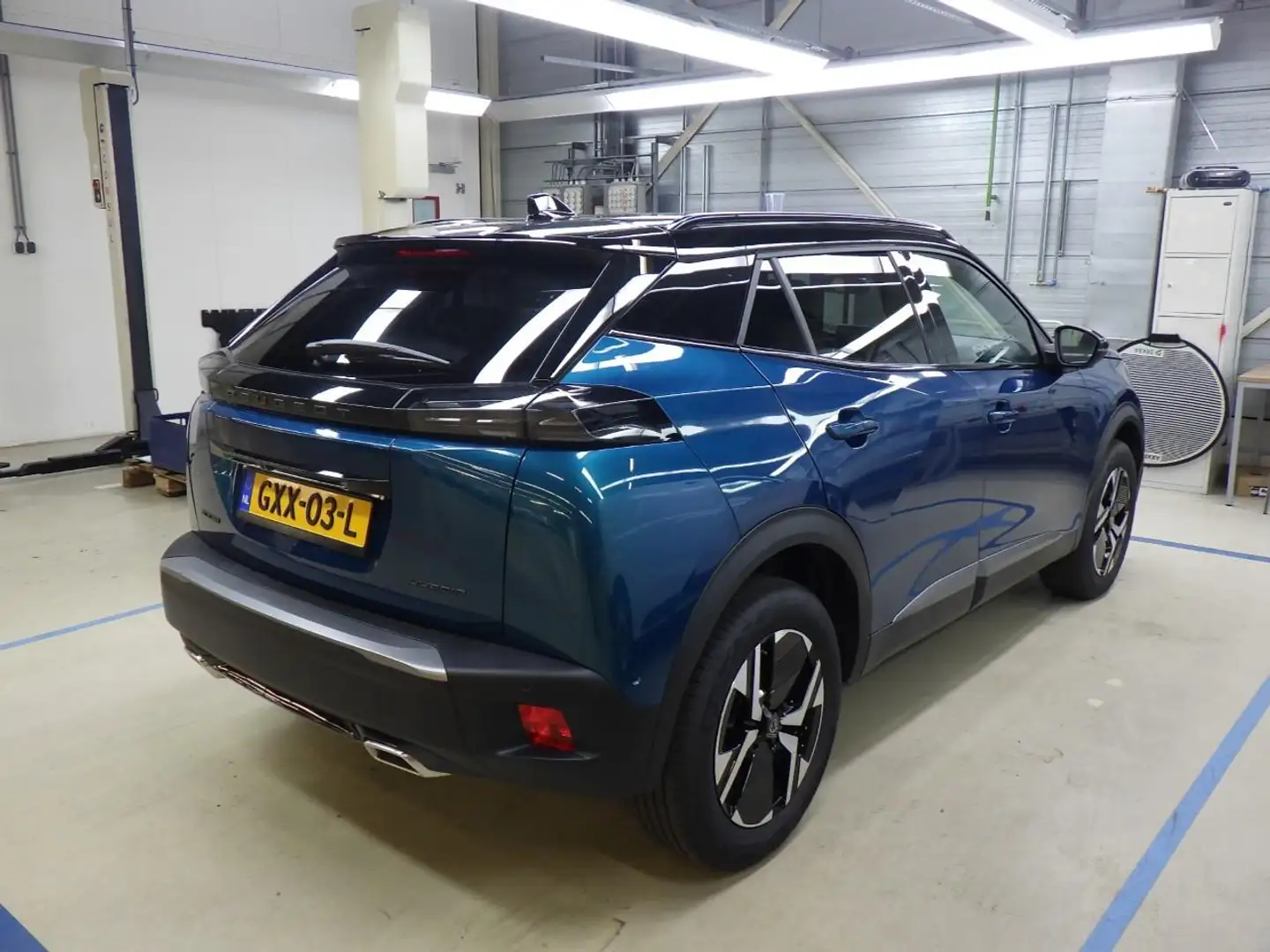 Peugeot 2008 1.2 Hybrid 136 GT | Automaat | Navigatie | Camera Blauw - 2