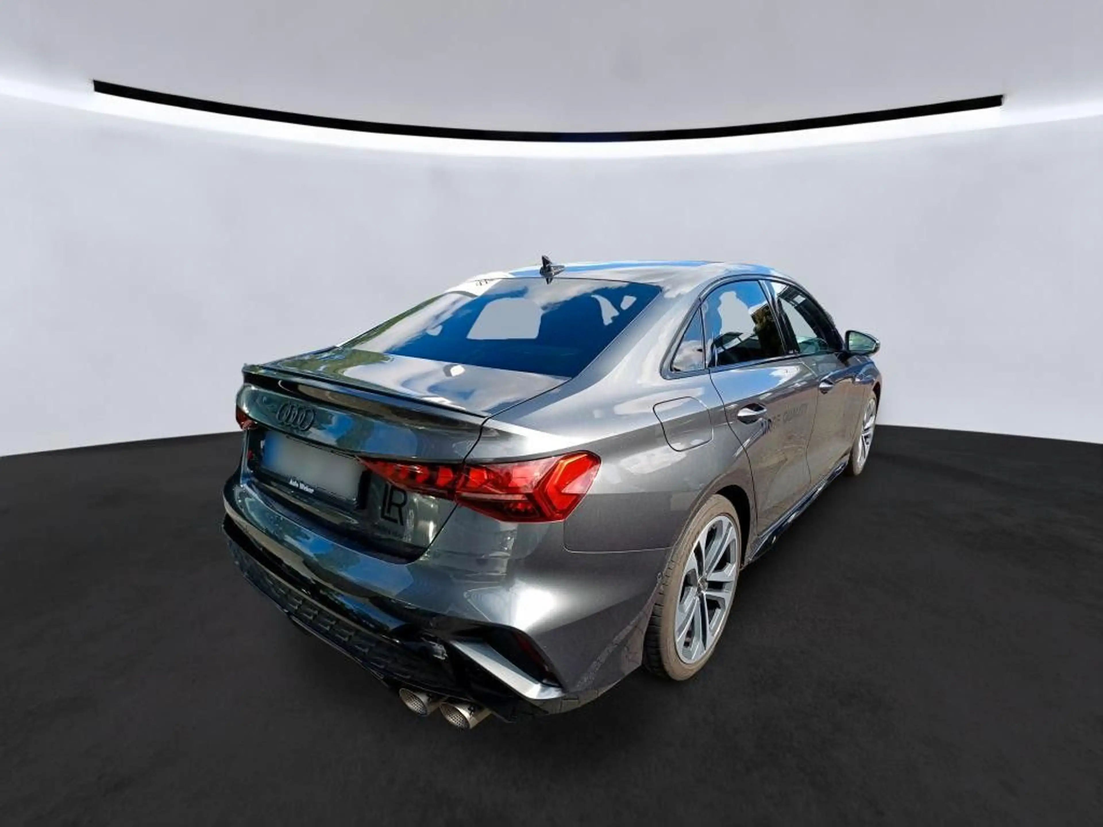 Audi S3 Limousine 2.0 TFSI quattro*AKRAPOVIC*SONOS* — photo 2