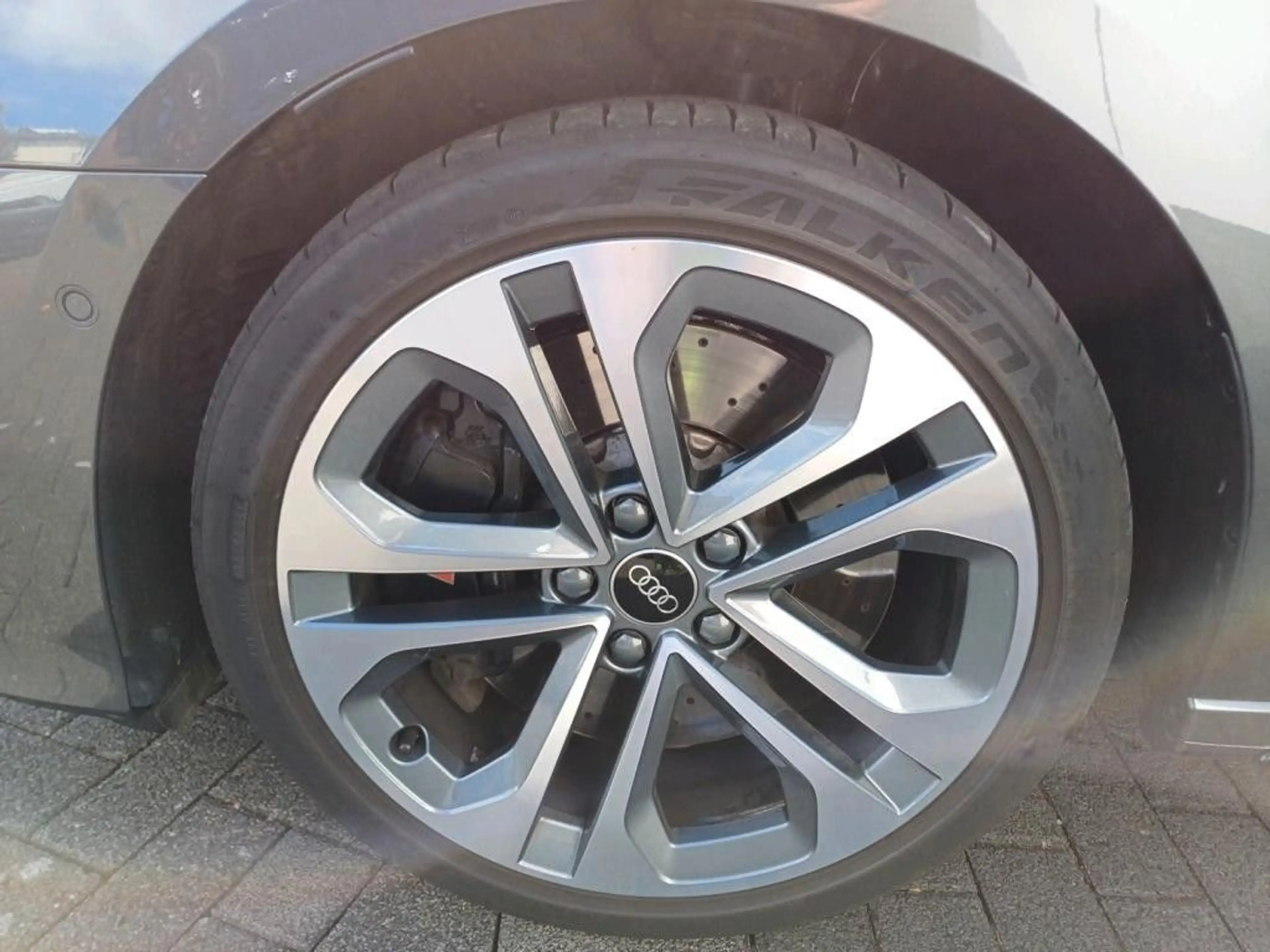 Audi S3 Limousine 2.0 TFSI quattro*AKRAPOVIC*SONOS* — photo 6
