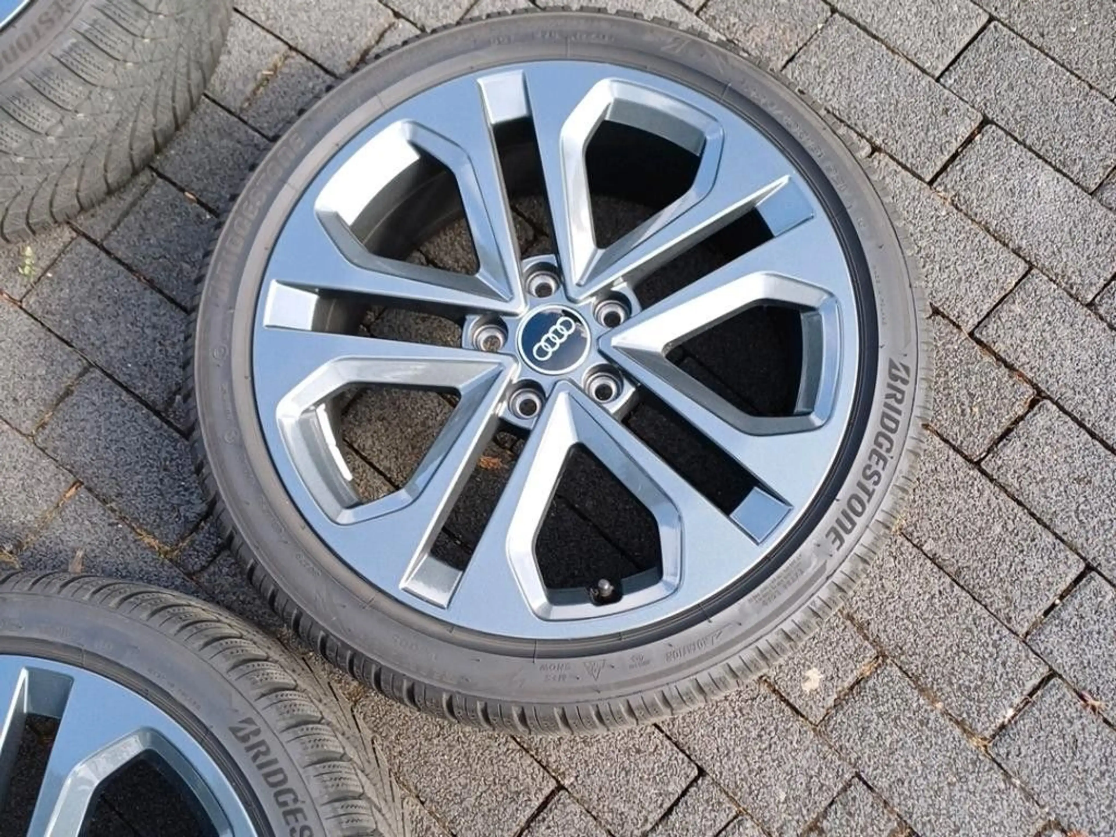 Audi S3 Limousine 2.0 TFSI quattro*AKRAPOVIC*SONOS* — photo 7