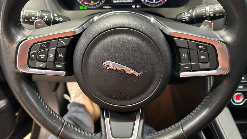 Jaguar F-Pace F-Pace 2.0 D AWD Prestige Business Edition — photo 14