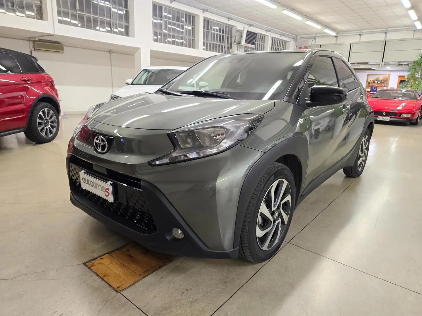 Toyota Aygo X 1.0 Trend 72cv s-cvt Gris - 1