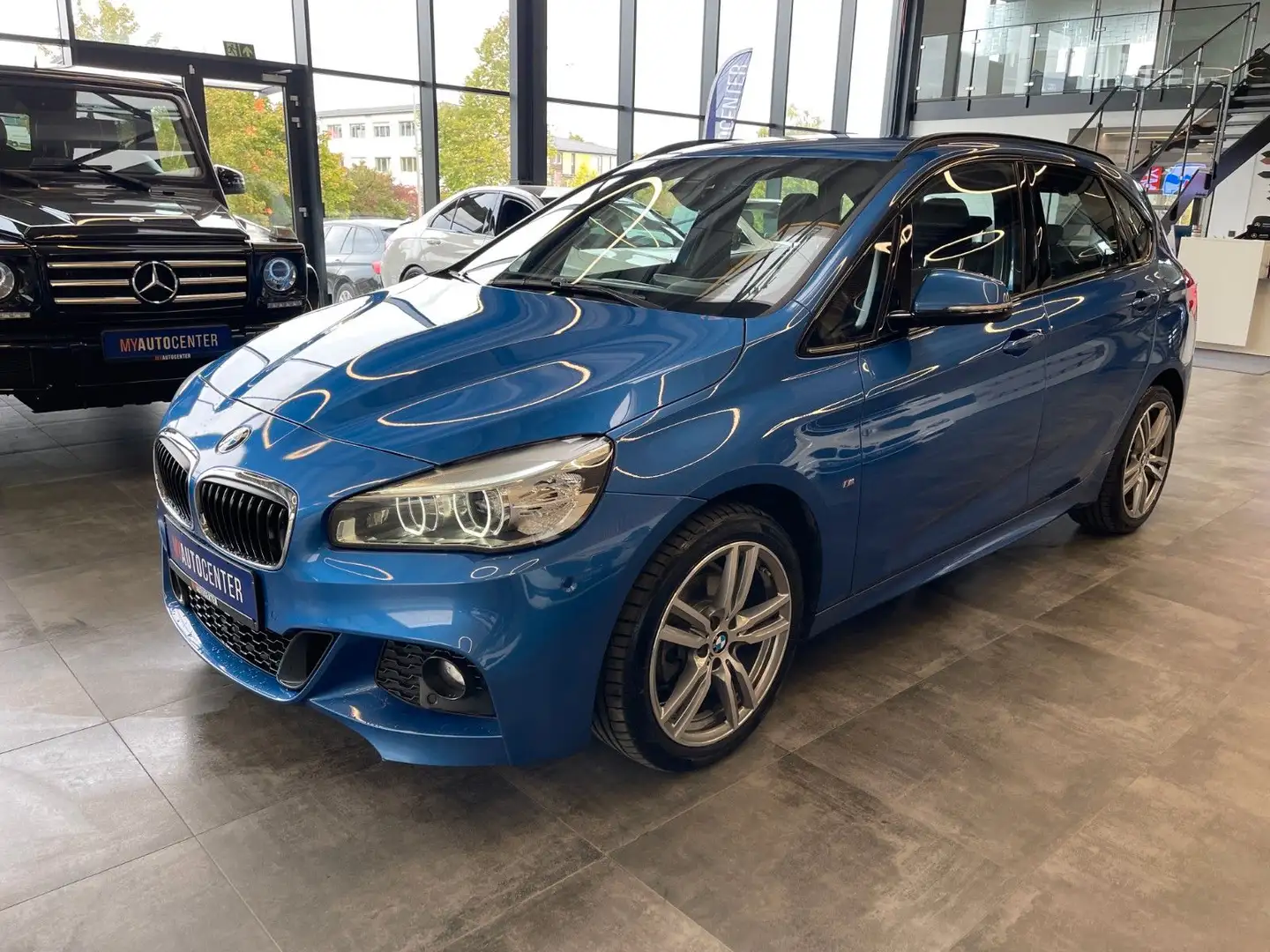BMW 220 220 d Active Tourer xDrive M Sport *AHK*Klima*LE Bleu - 2