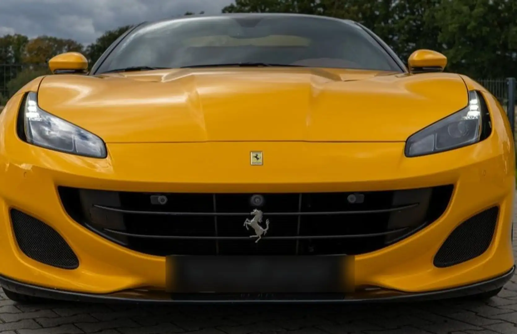 Ferrari Portofino Amarillo - 1