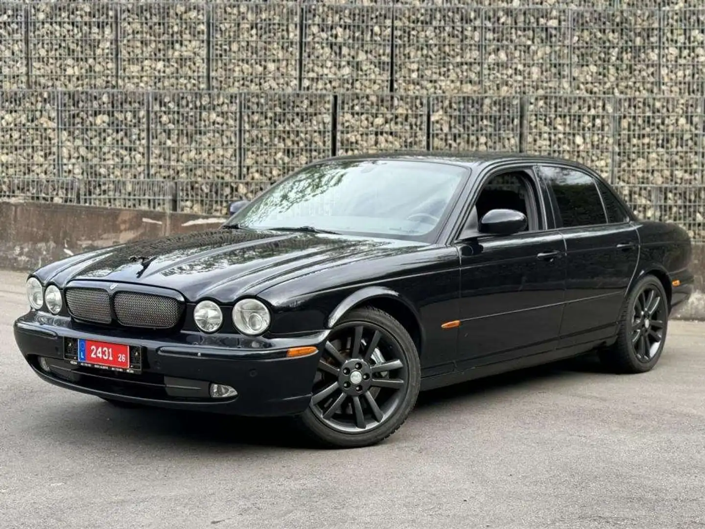 Jaguar XJR 4.2i V8 32v S/C Noir - 1