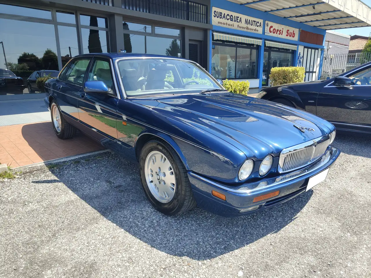 Jaguar XJ6 3.2, foto 2