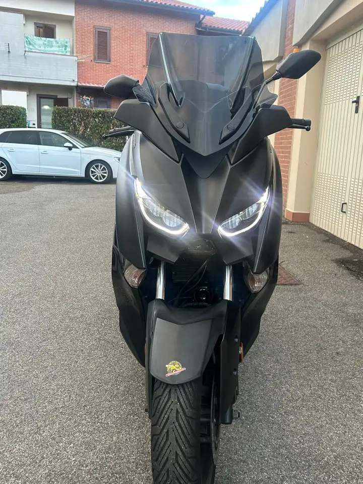 Yamaha X-Max 400