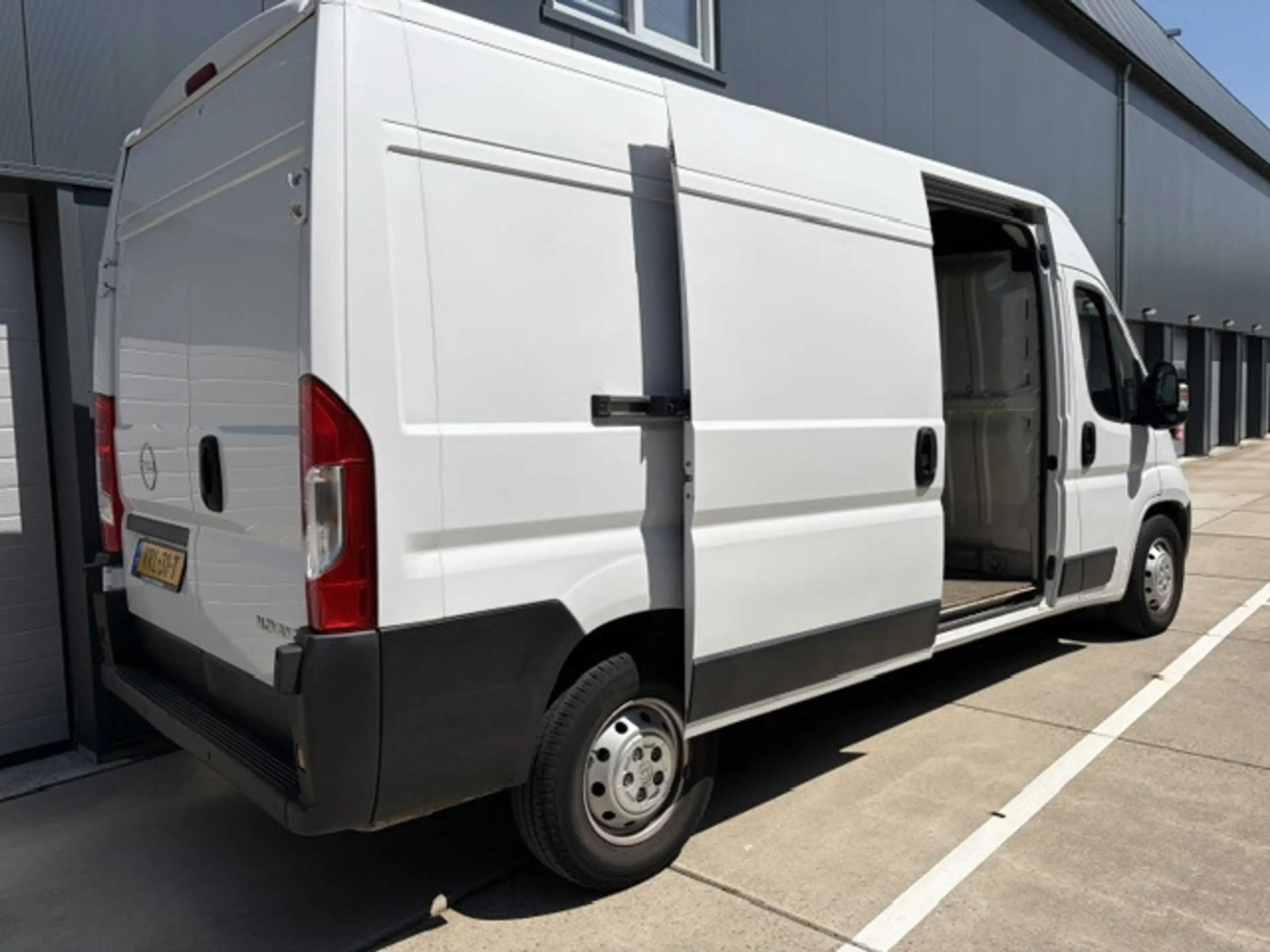 Opel Movano 2.2D 140 Zwaar L3H2 Edition — photo 2