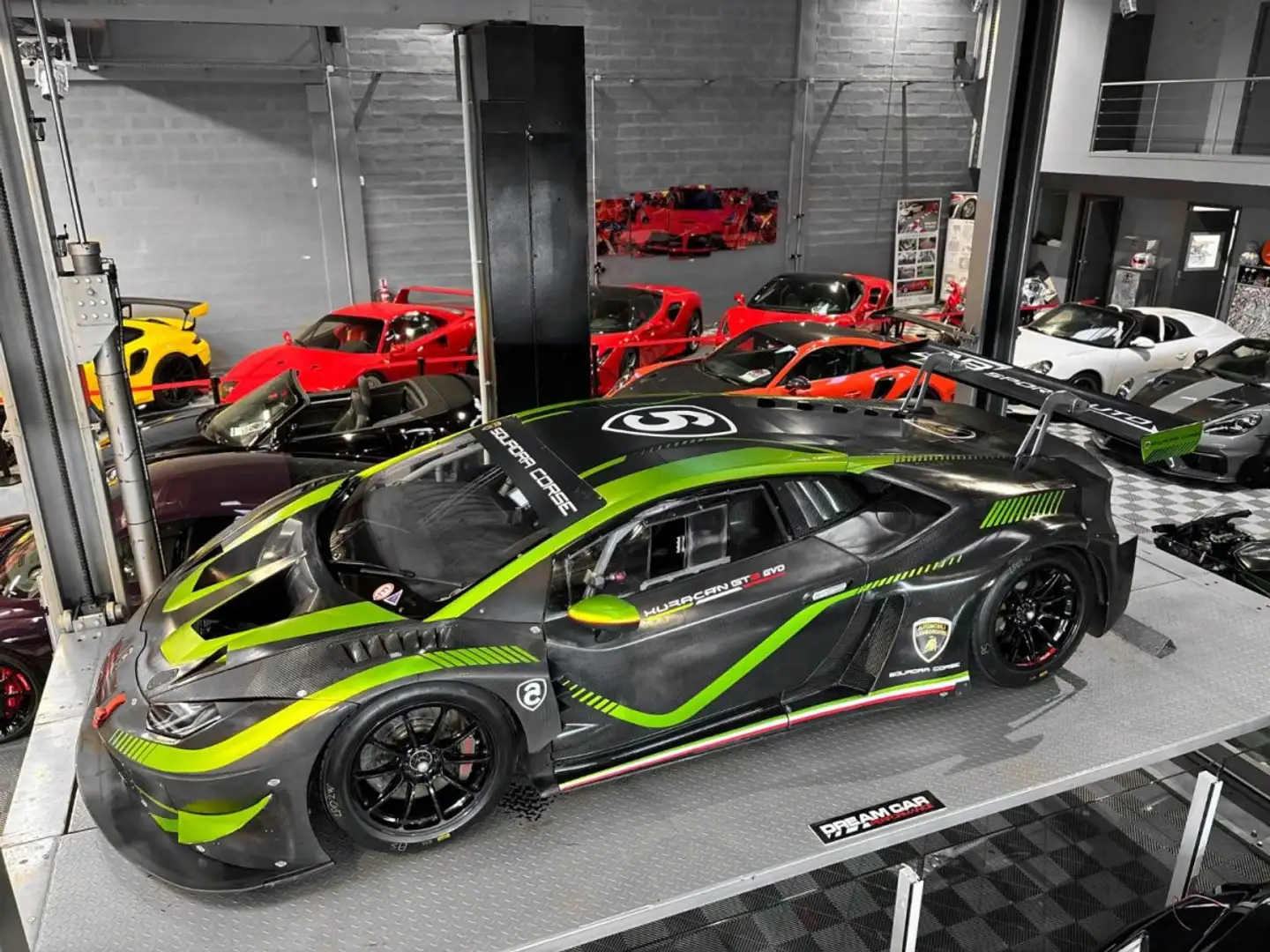 Lamborghini Huracán GT3 EVO - Gros lot de bord - TVA - 1