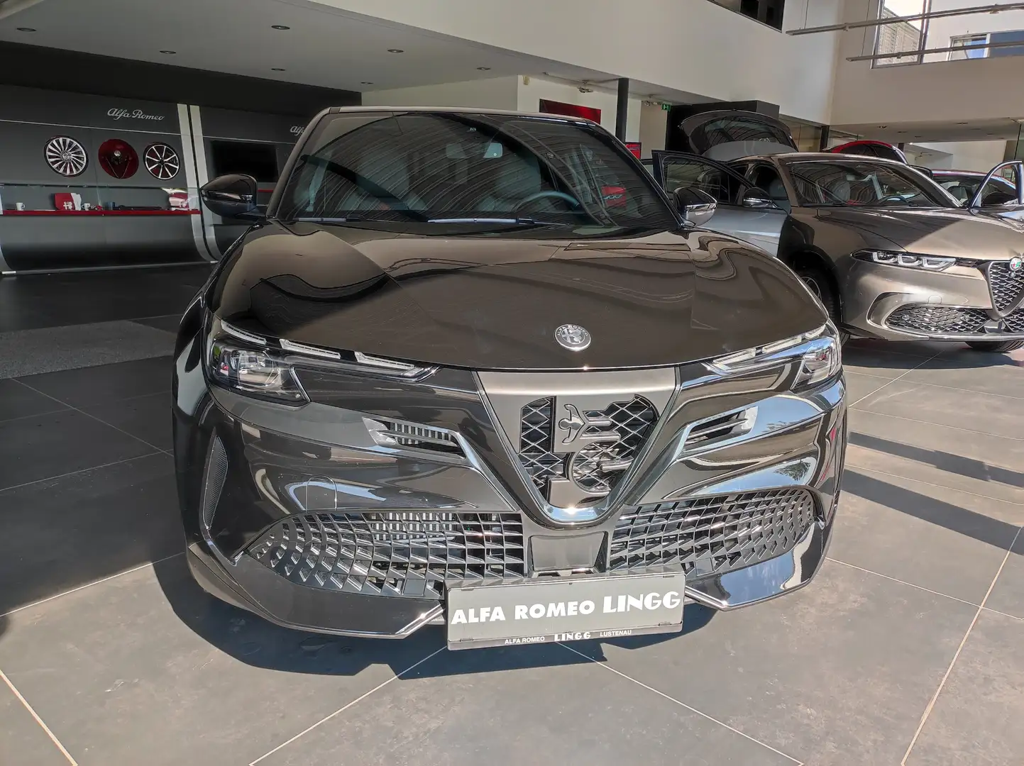 Alfa Romeo Junior Ibrida Speciale 1.2 MHEV e-DCT6 Negro - 1