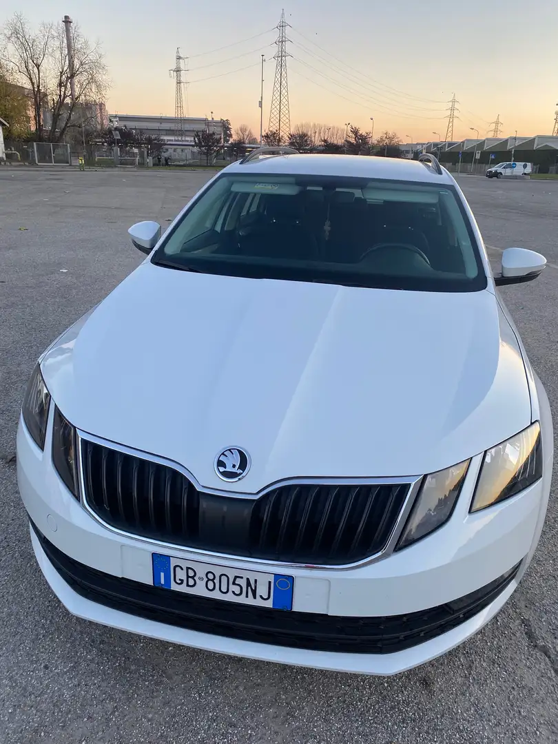 Skoda Octavia Octavia Wagon 1.6 tdi Active 115cv Bianco - 1
