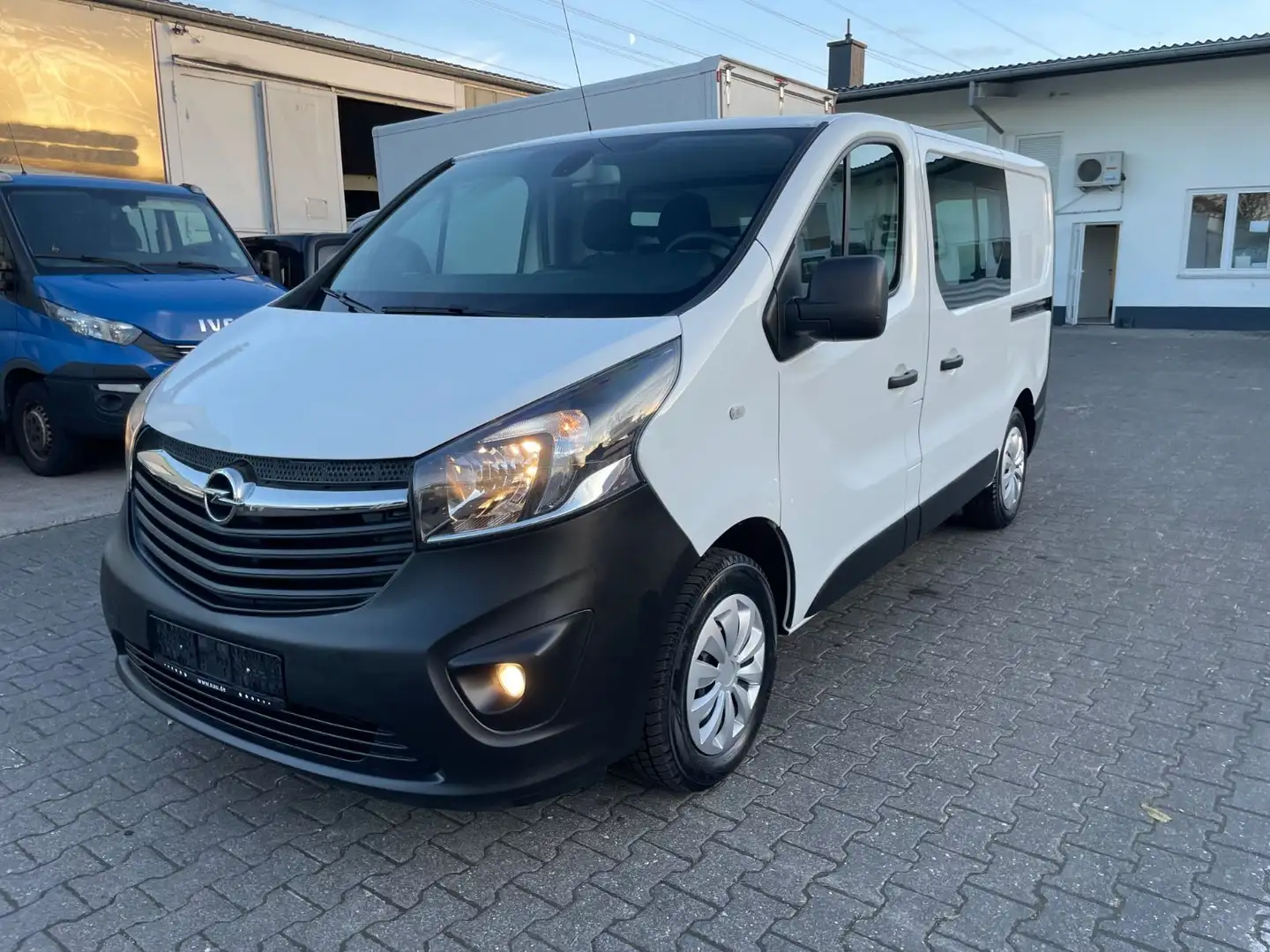 Opel Vivaro B*Klima+Kamera+PDC*2xSchiebetüren*TÜV NEU Blanc - 1