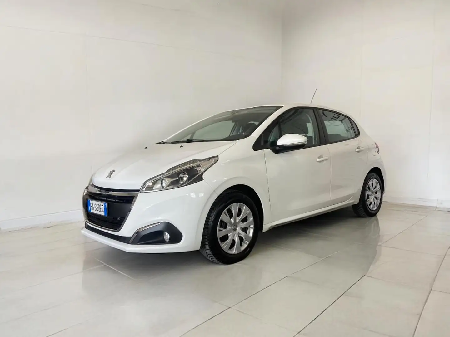 Peugeot 208 1.4 HDi 68CV 5p. Allure Blanc - 1