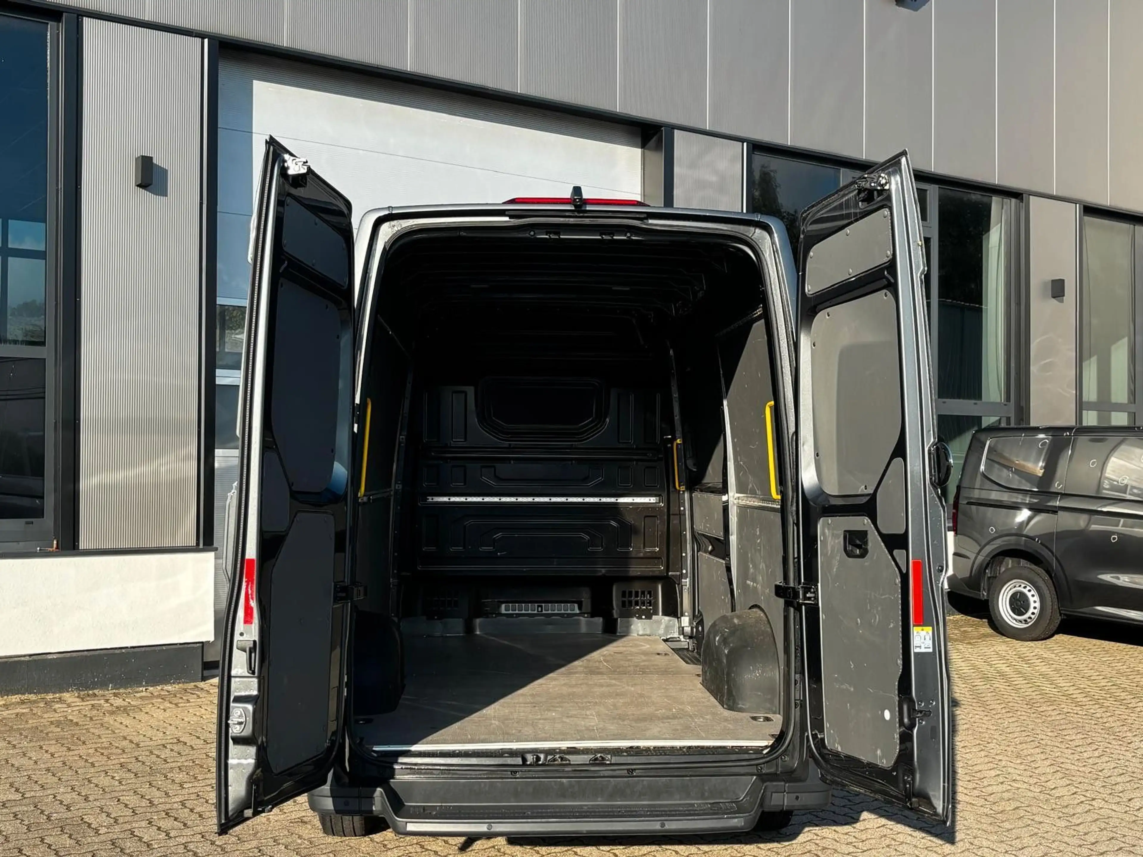 Volkswagen Crafter Kasten 35 MR Hoch RFK/NAVI/5.J.GARANTIE — photo 15