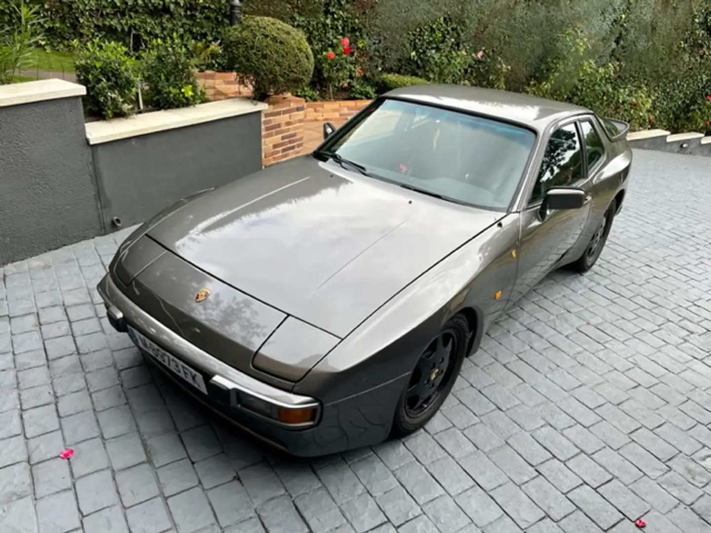 Porsche 944 2.5 Grey - 1