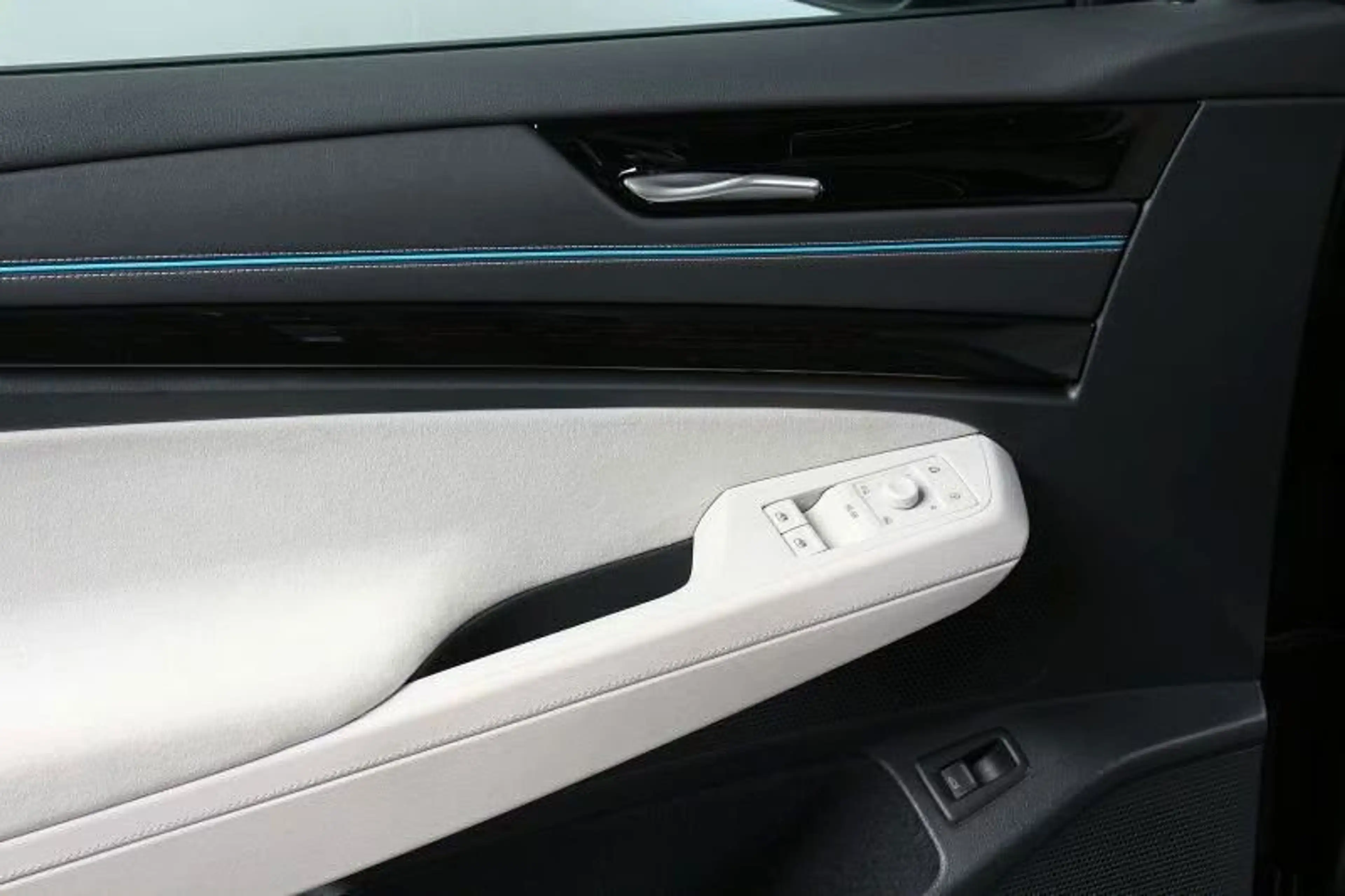 Volkswagen ID.7 Pro Exterieur-Interieurpaket Plus 20Zoll — photo 8
