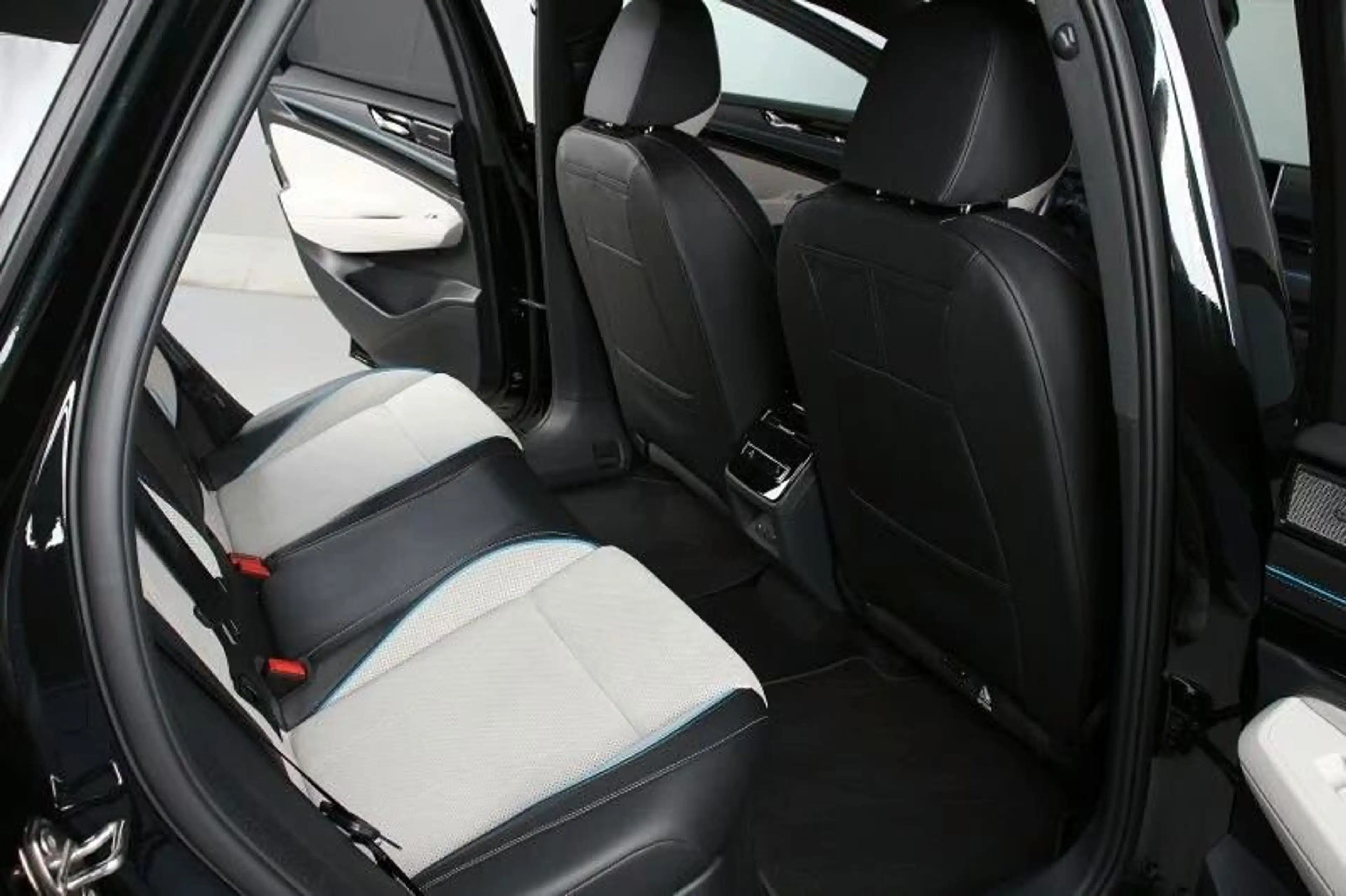 Volkswagen ID.7 Pro Exterieur-Interieurpaket Plus 20Zoll — photo 7