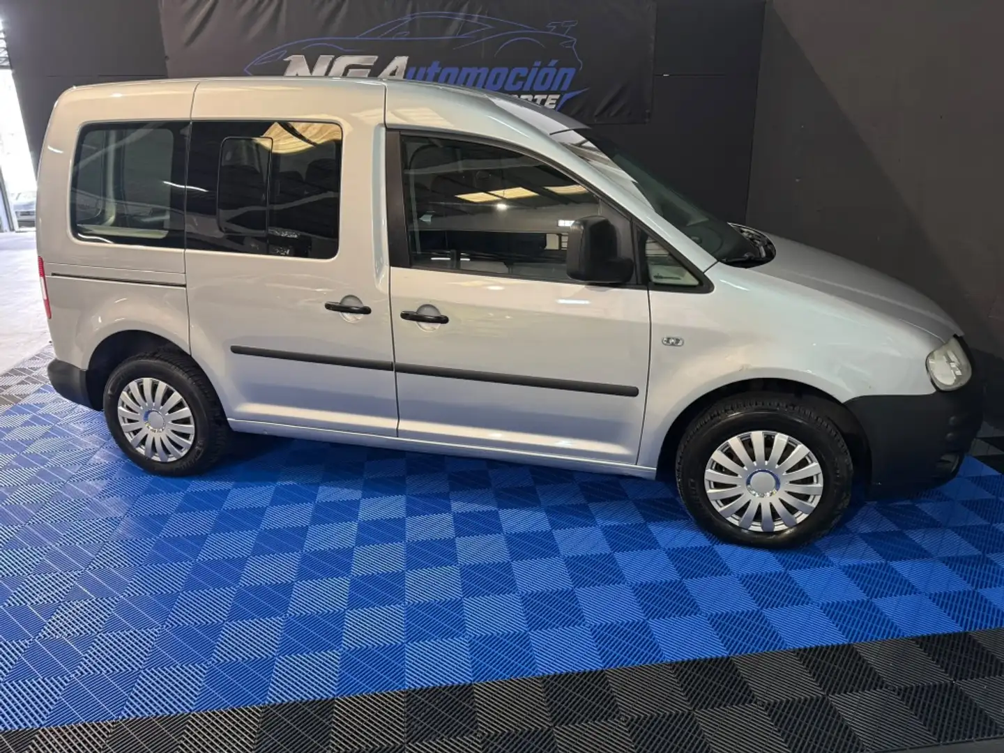 Volkswagen Caddy 1.9TDI Life Gris - 2