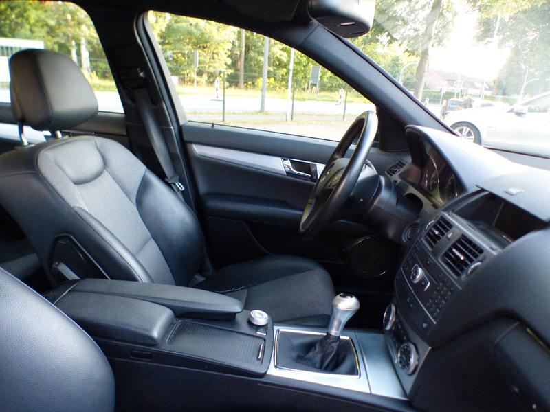 Mercedes-Benz C 180 C180 CGI Limousine AMG-Line Nav Harman/Kardon — photo 10