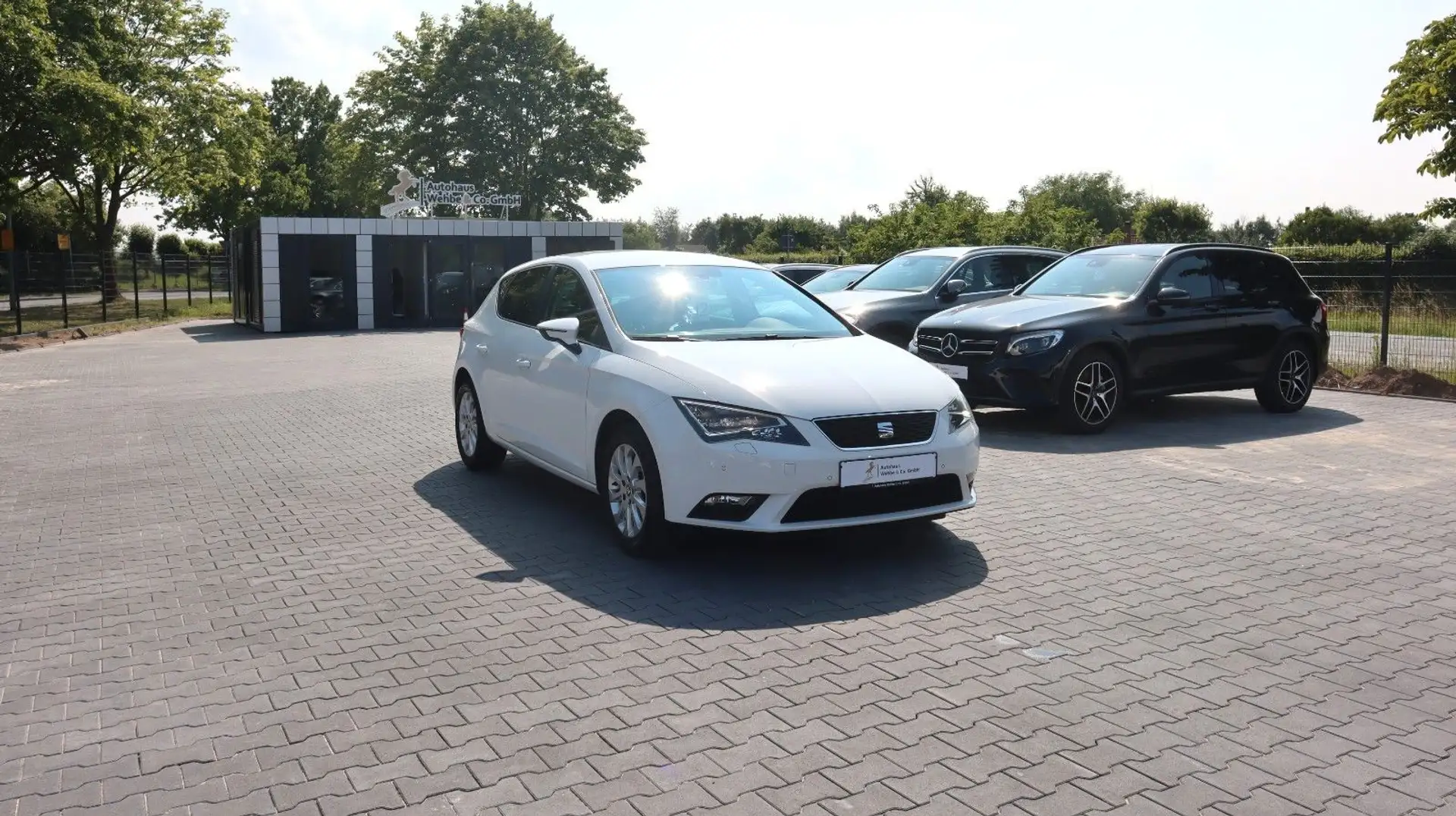 SEAT Leon 1.4 TSI Style Navi Tempomat DAB LED PDC Weiß - 1