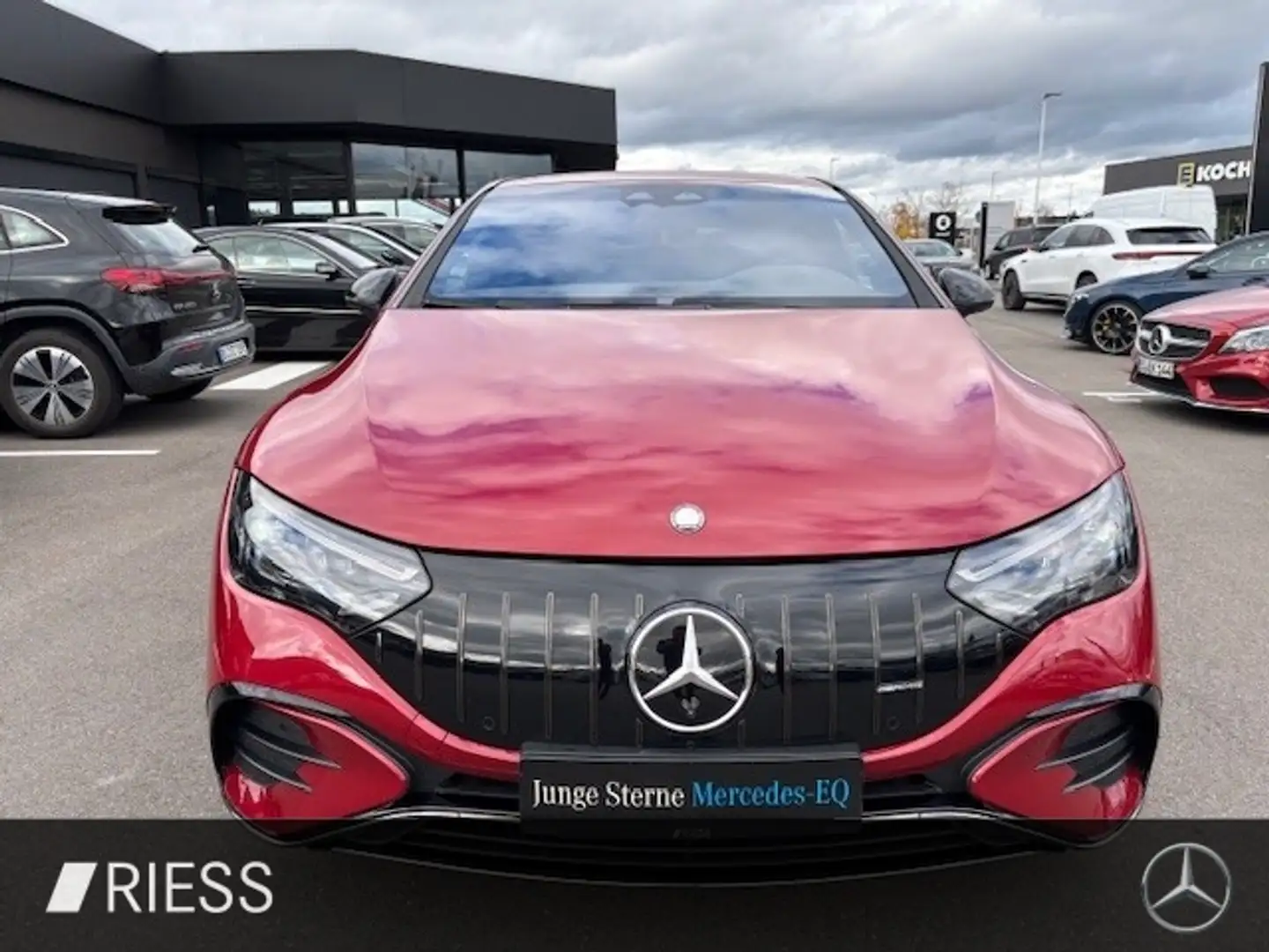 Mercedes-Benz EQE 53 AMG 4M Night Hyper Distr Pano Sitzkli 21" Červená - 2