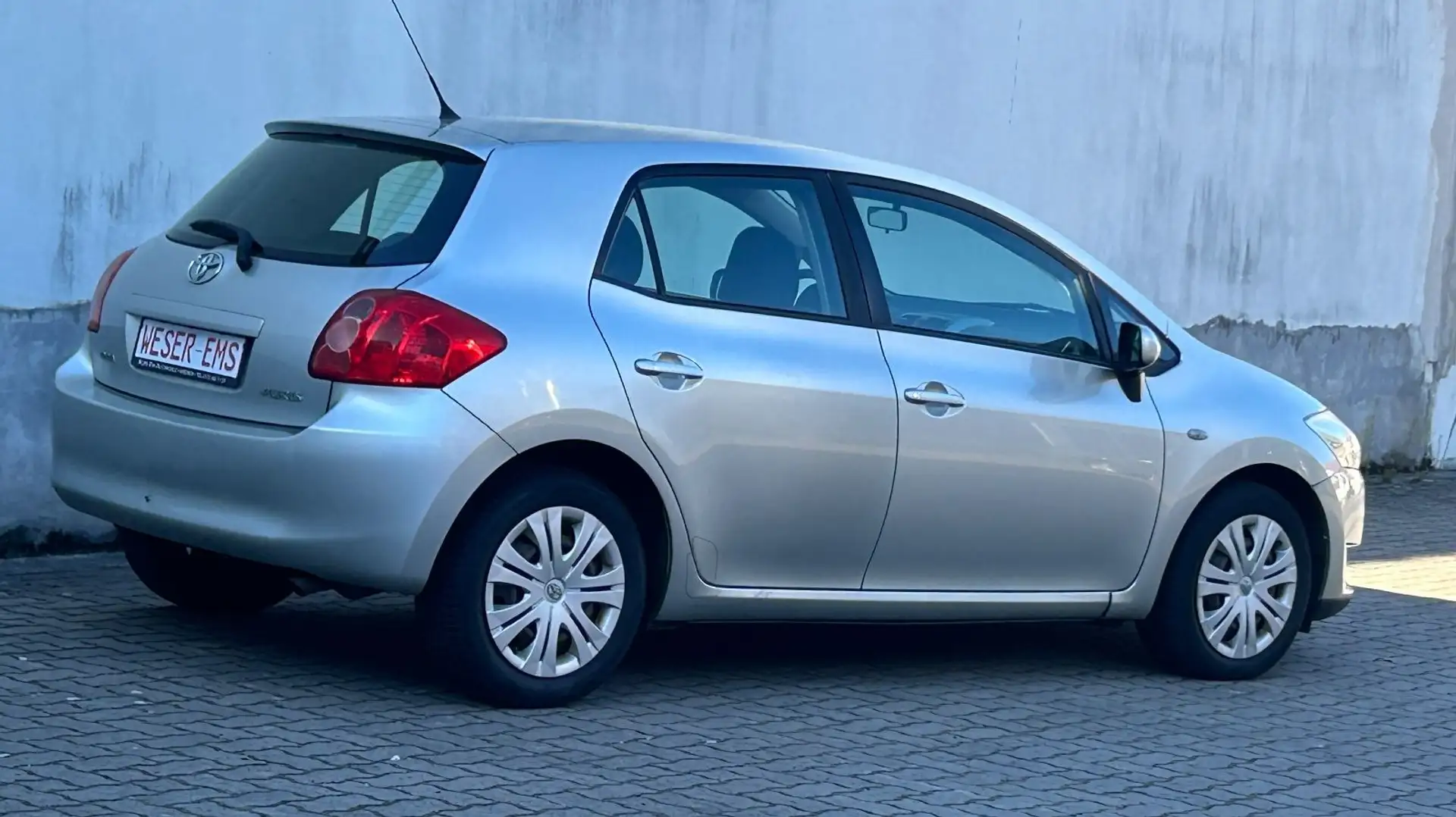 Toyota Auris 1,6 Automatik Sol Klima eFH ZV Silber - 2