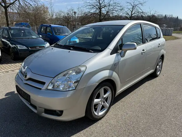 Toyota Corolla Verso 2.2 1 Injektor defekt, Tüv 01/2027