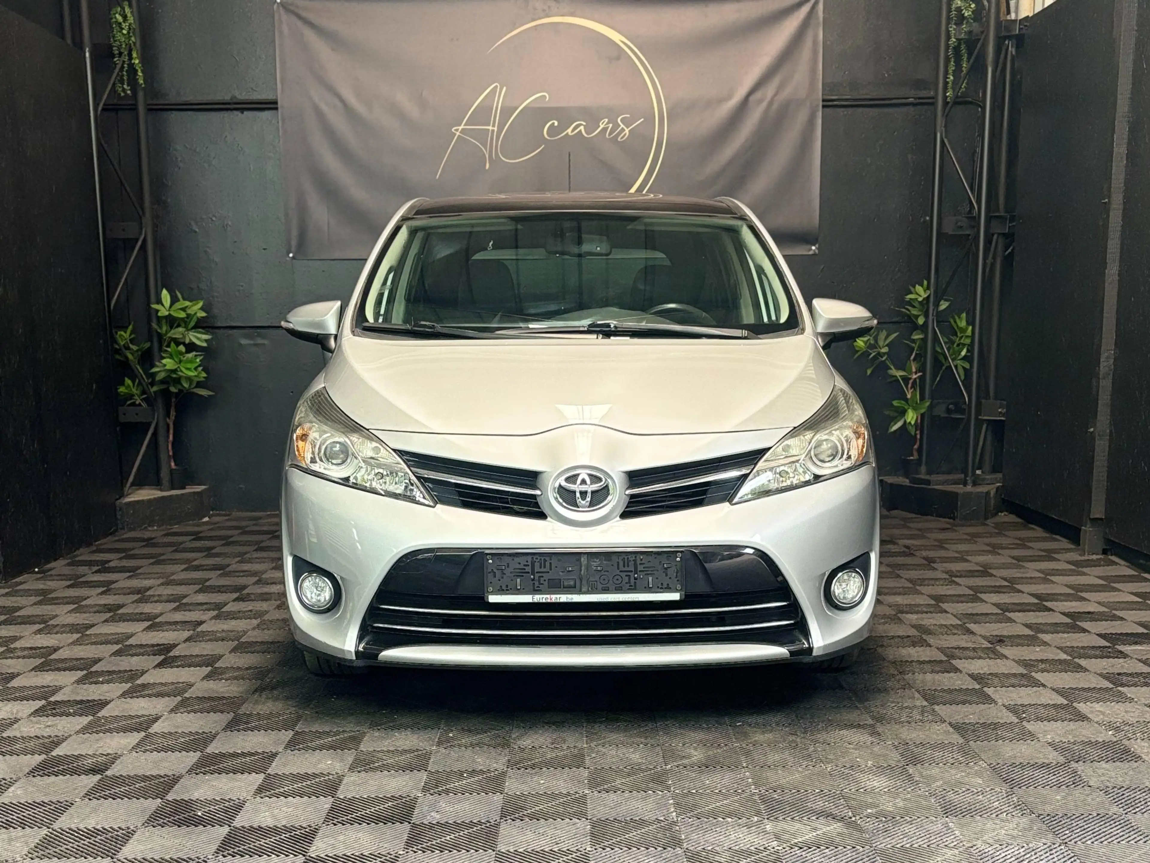 Toyota Verso Verso 1.6 D-4D Business Plus 5pl *12 mois Garantie* — photo 2