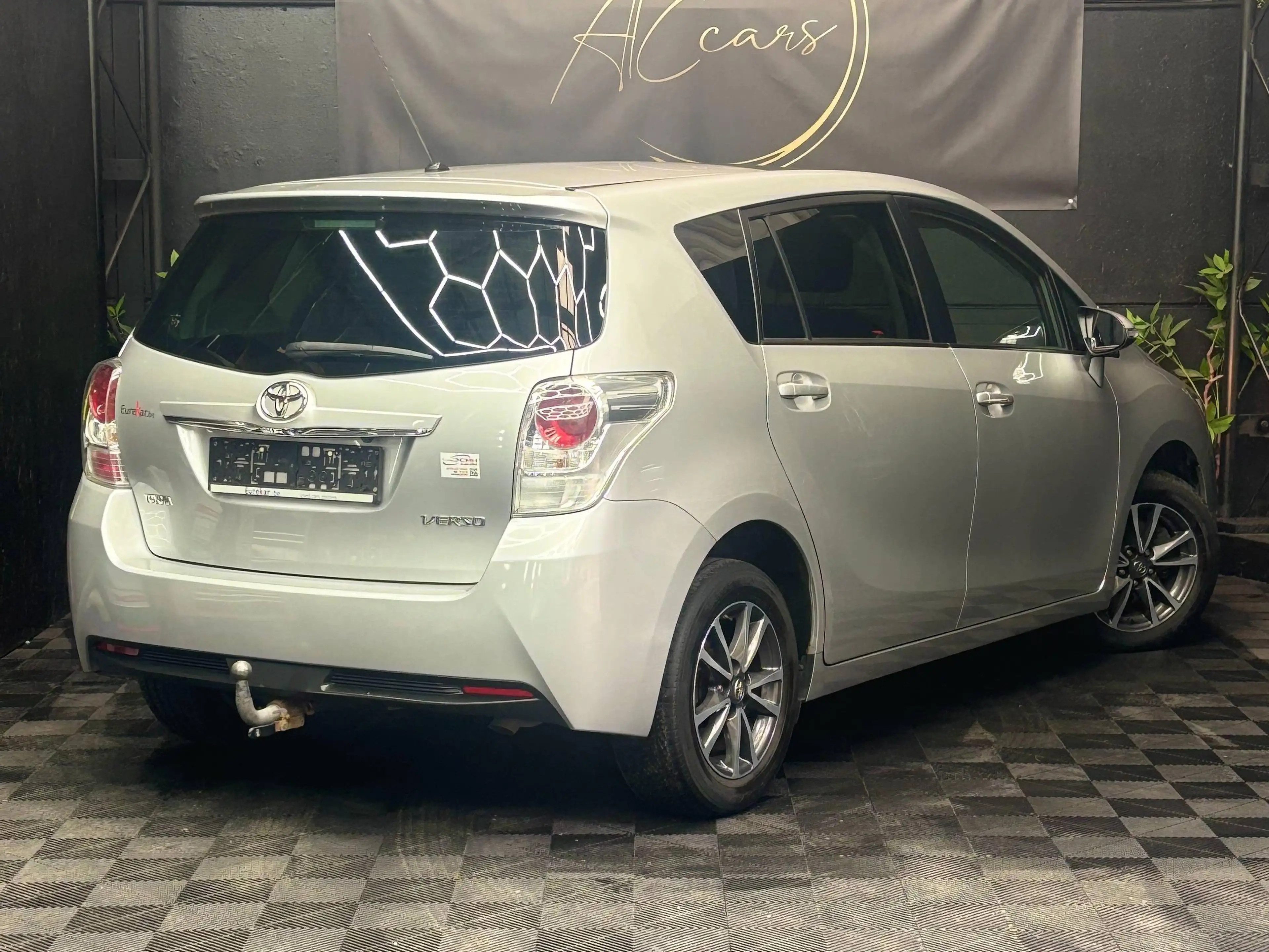 Toyota Verso Verso 1.6 D-4D Business Plus 5pl *12 mois Garantie* — photo 4