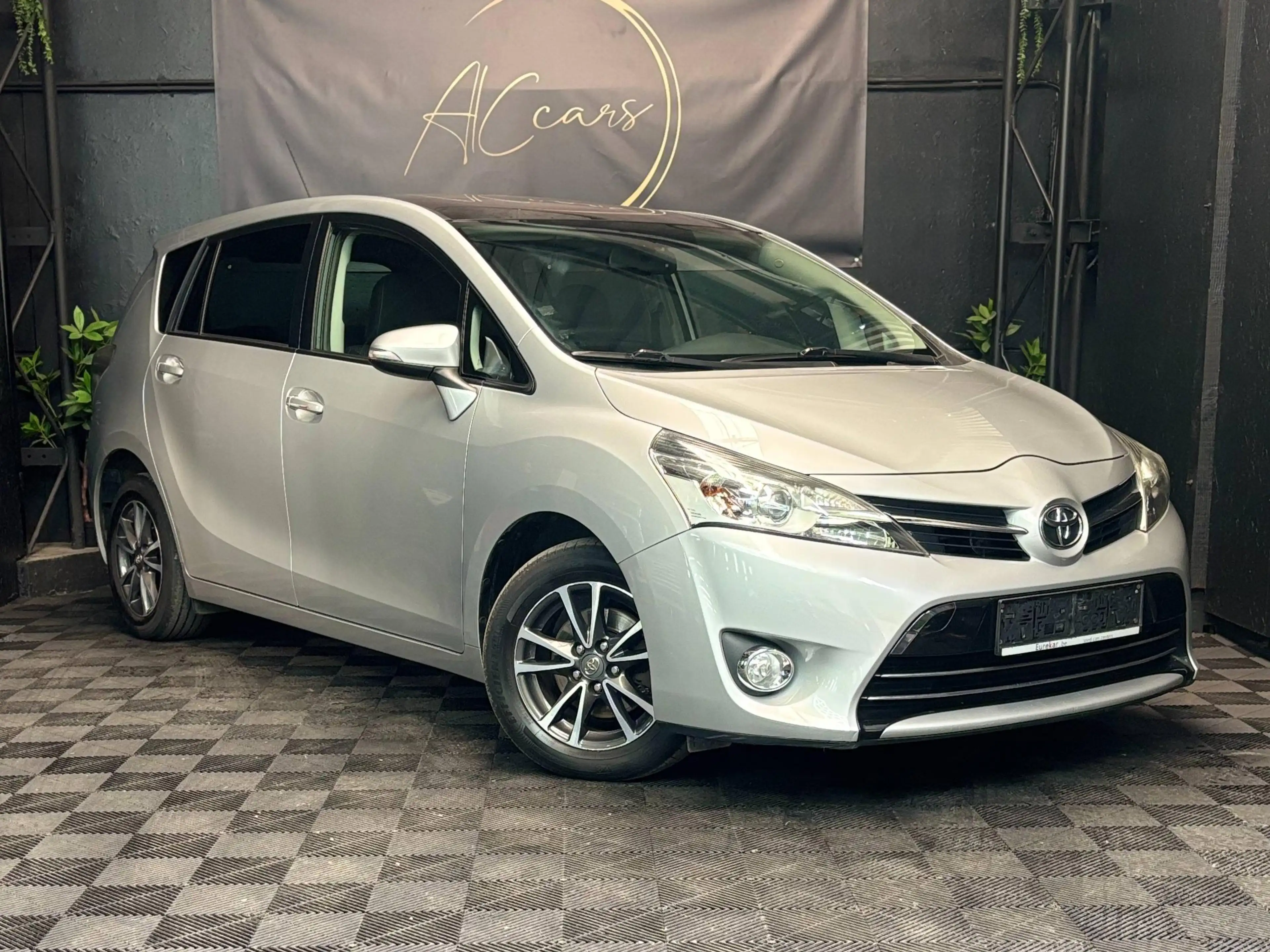 Toyota Verso Verso 1.6 D-4D Business Plus 5pl *12 mois Garantie* — photo 3