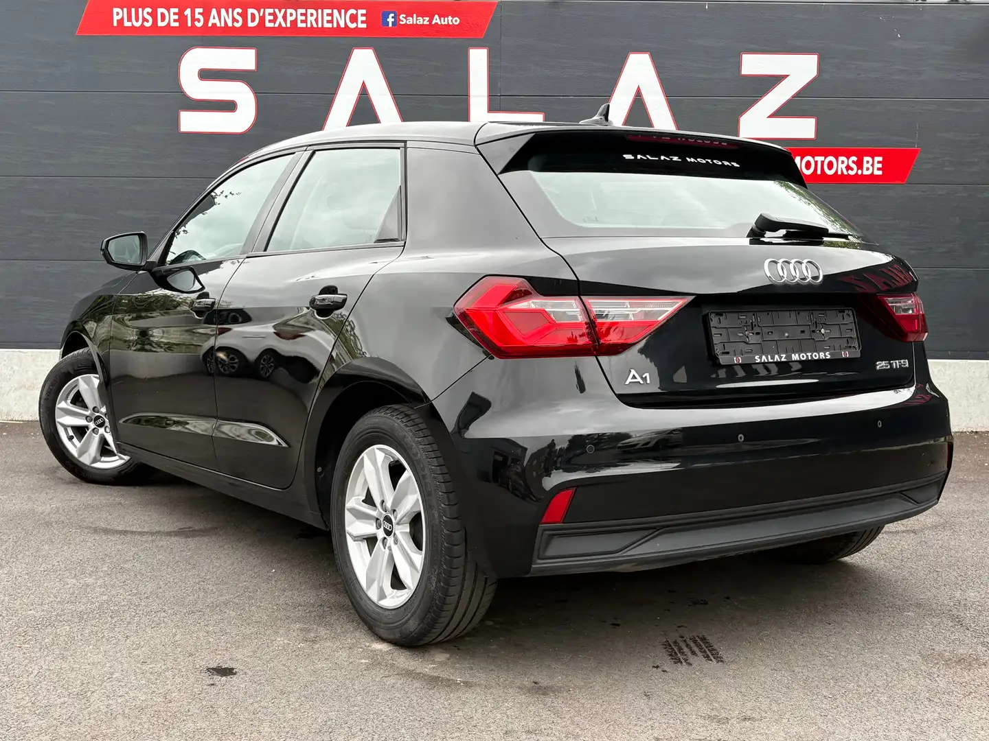 Audi A1 Sportback 25 TFSI/ESSENCE/CLIM/NAVI/CARPLAY Noir - 2