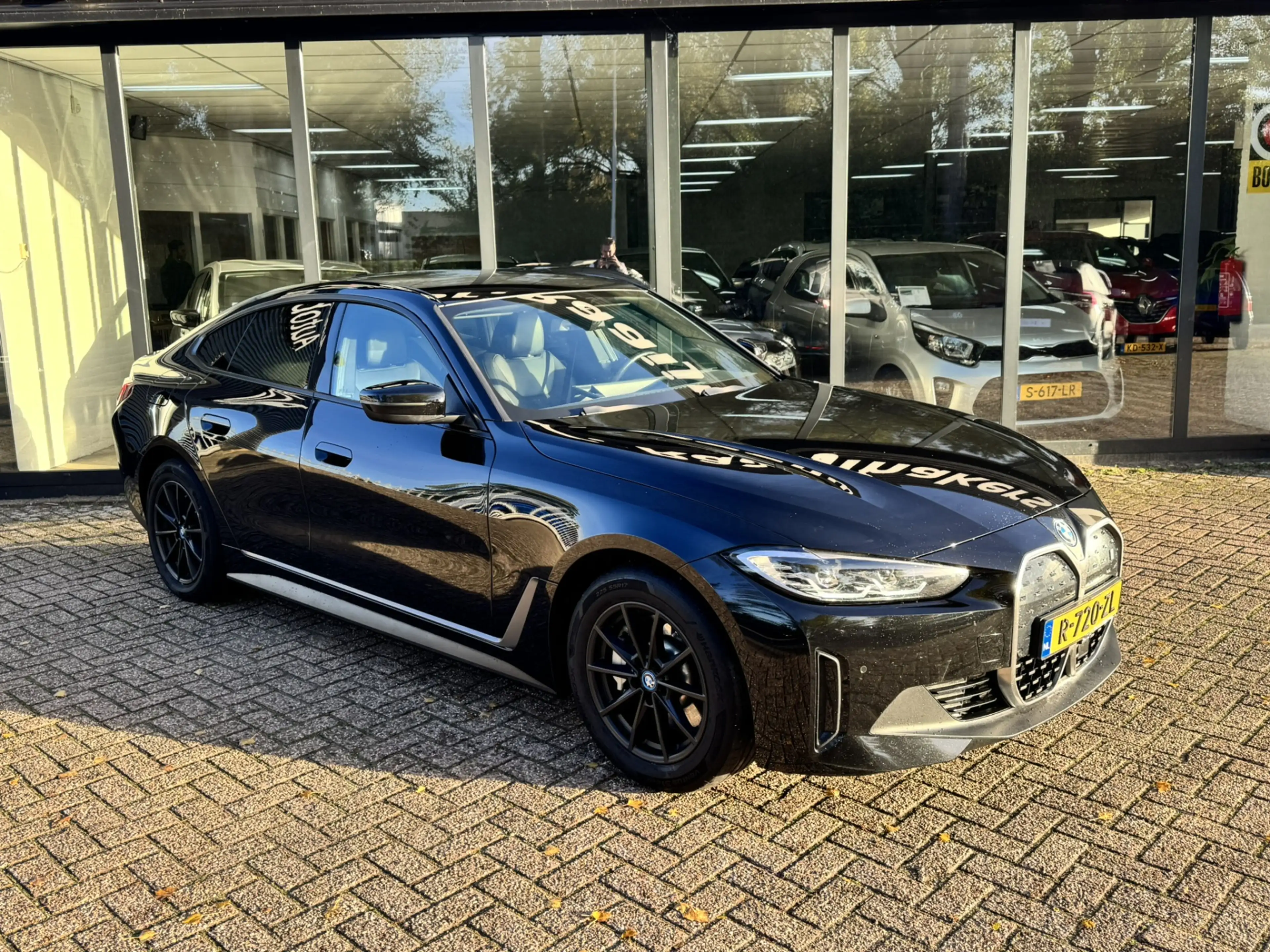 BMW i4 eDrive40 84 kWh*93%SOH*Leder*Navi*Camera*EXPORTPRI — photo 4
