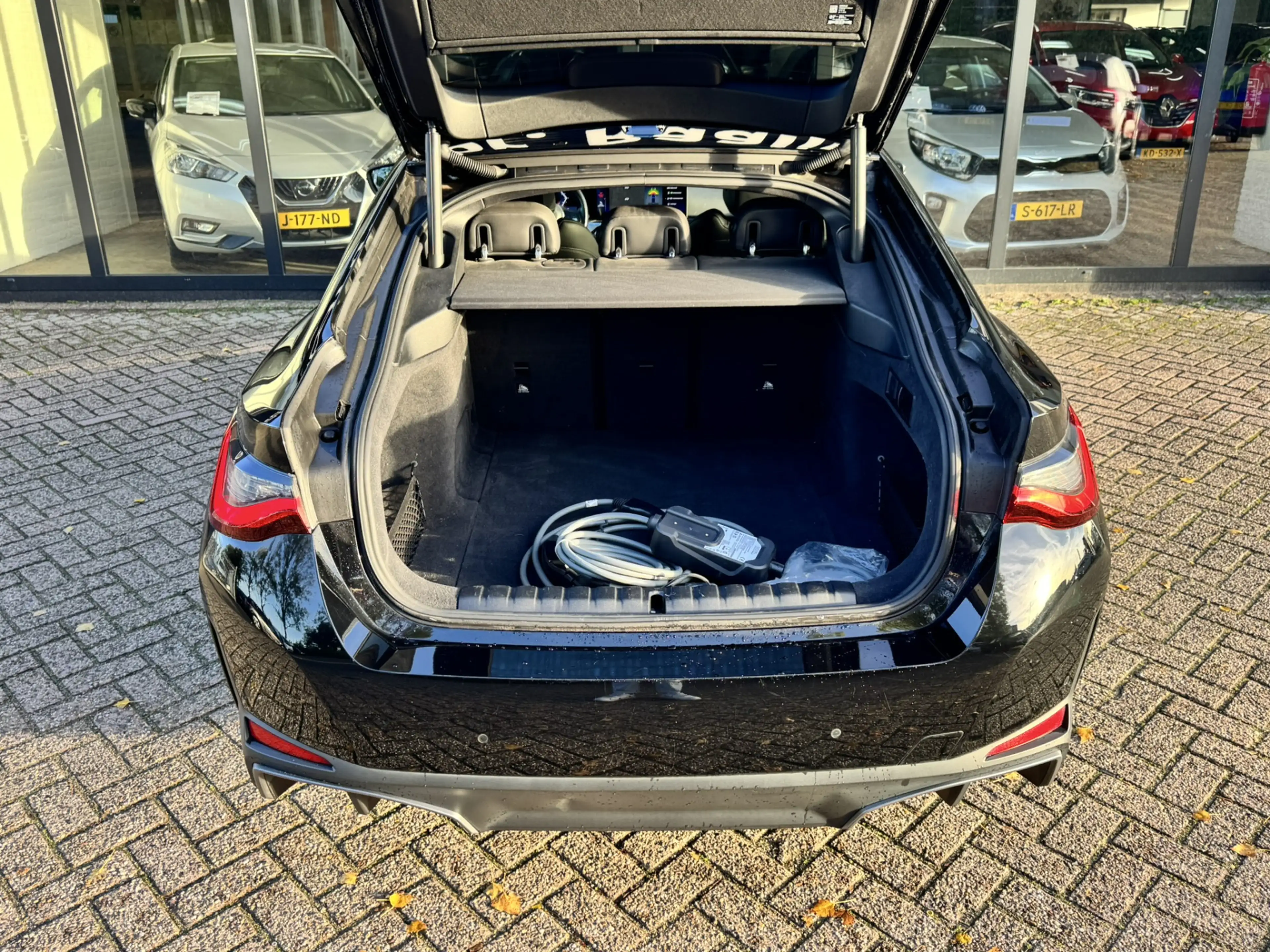 BMW i4 eDrive40 84 kWh*93%SOH*Leder*Navi*Camera*EXPORTPRI — photo 17