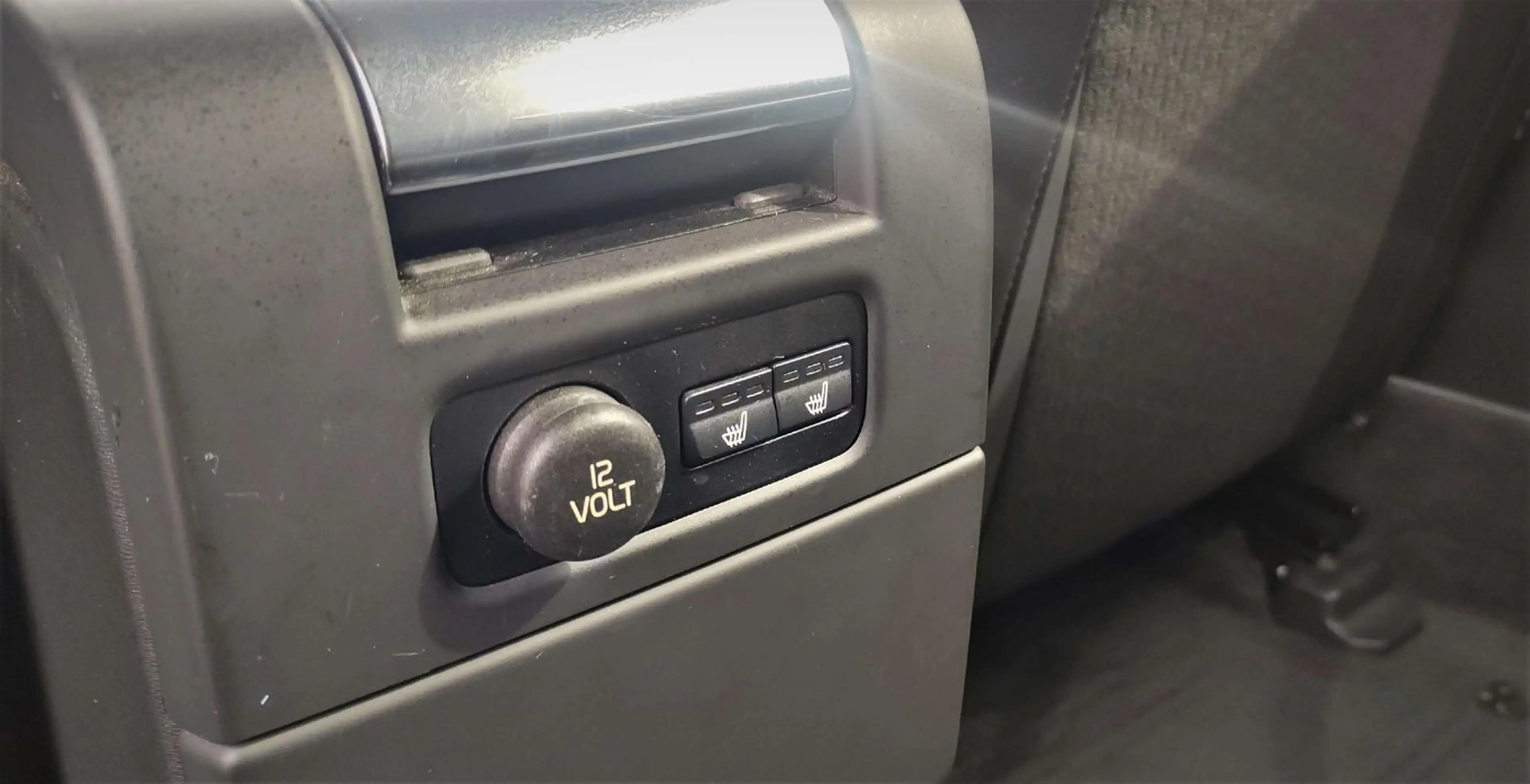 Volvo V70 D2 Automatik  Standheizung AHK  Zahnriemen n — photo 14
