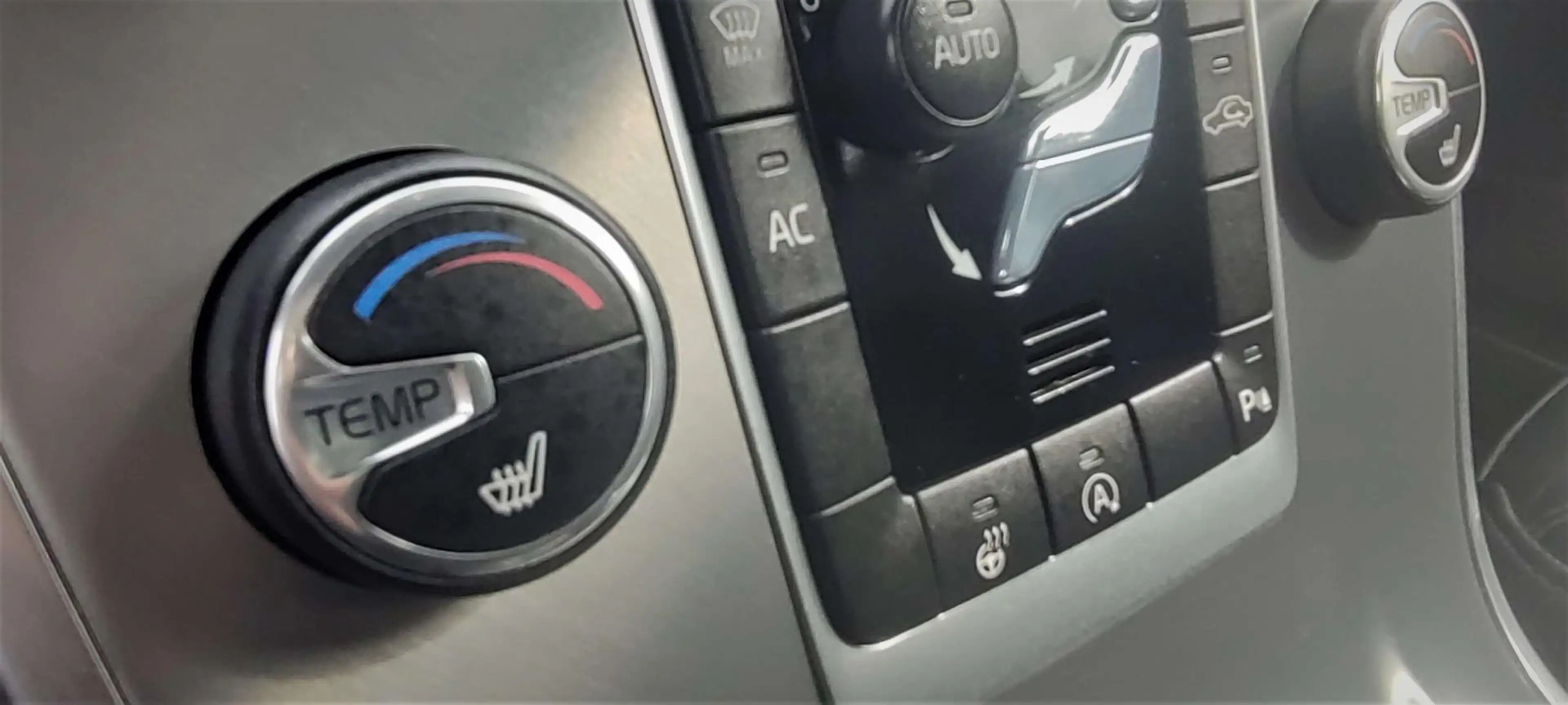 Volvo V70 D2 Automatik  Standheizung AHK  Zahnriemen n — photo 12