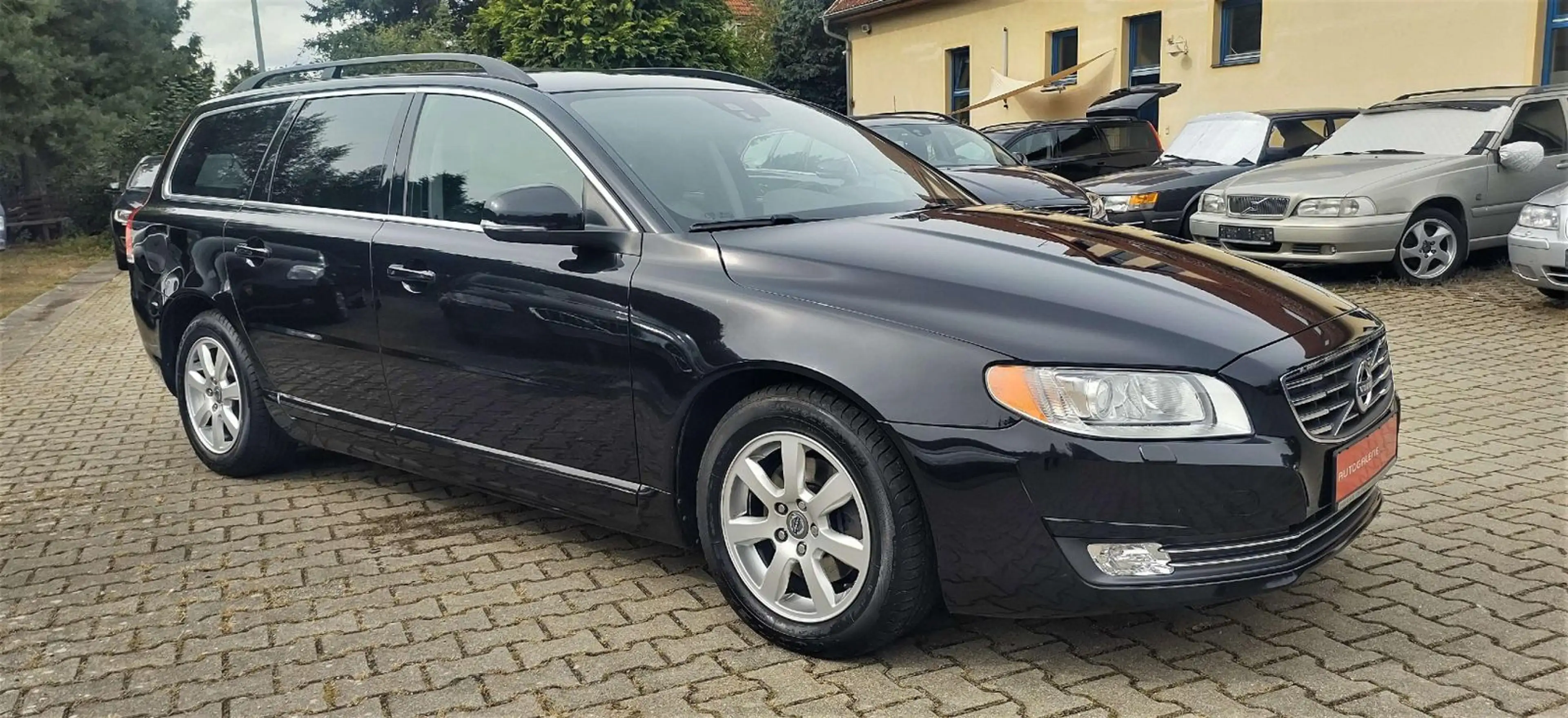 Volvo V70 D2 Automatik  Standheizung AHK  Zahnriemen n — photo 3