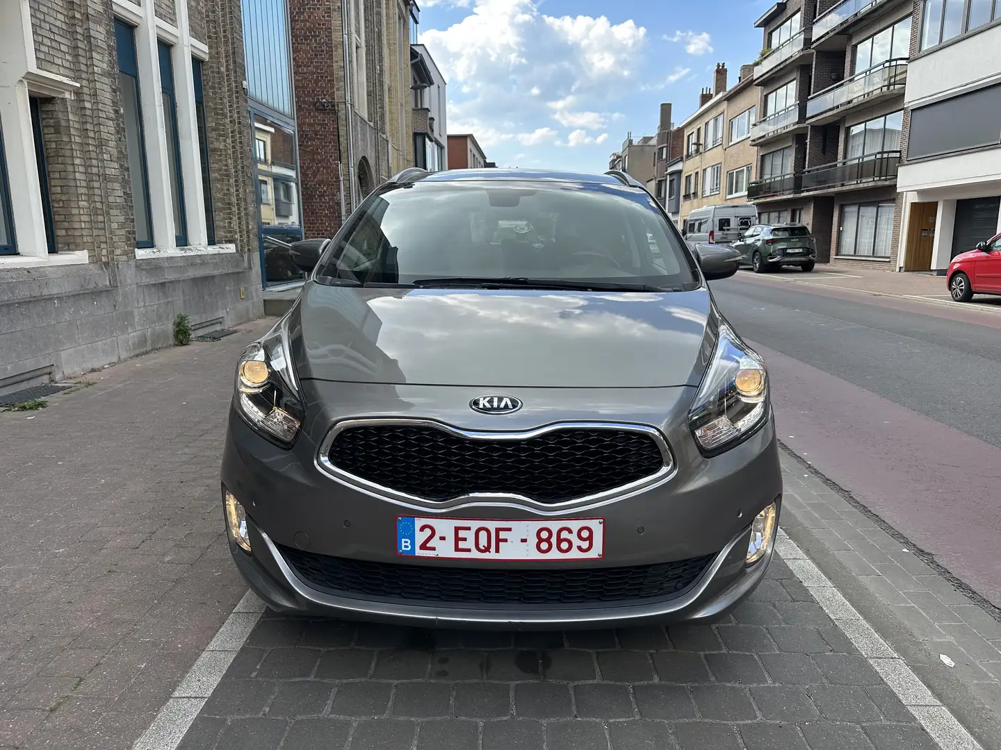 Kia Carens 1.6 GDI Attract Gris - 1