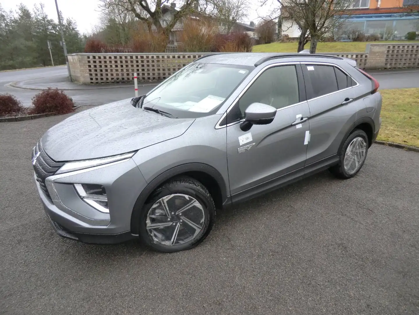 Mitsubishi Eclipse Cross Plug-in Hybrid BASIS 2.4 MIVEC 4WD Gris - 2