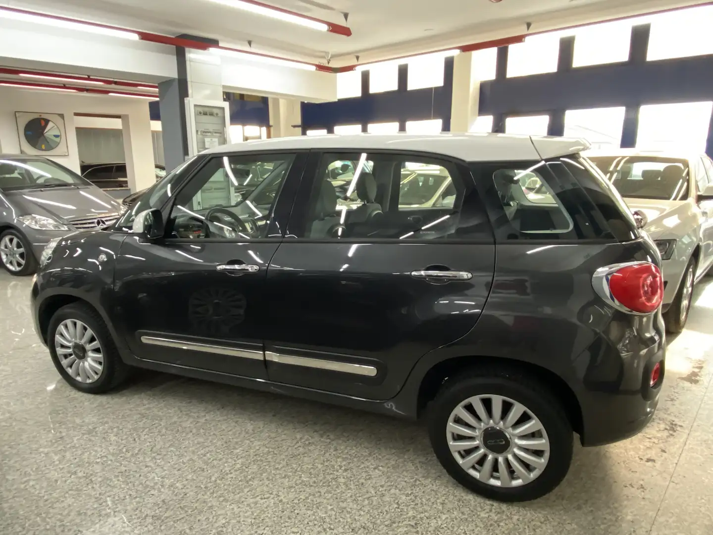 Fiat 500L 0.9 t.air t. natural power Lounge 80cv Nero - 2