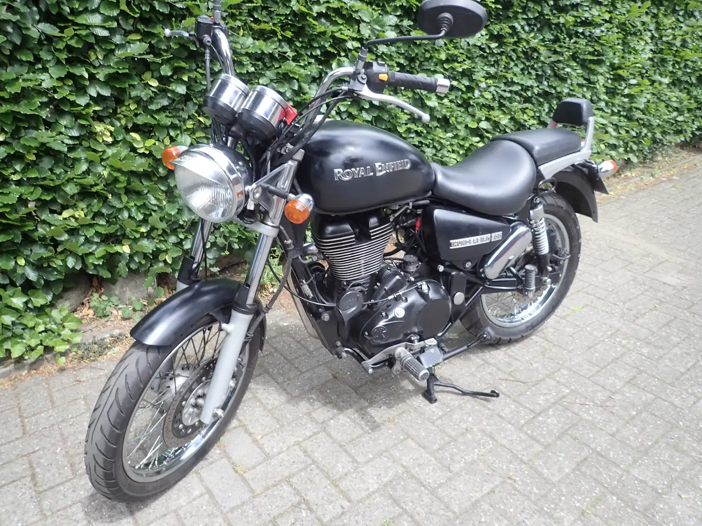 Royal Enfield Thunderbird Sondermodell Negru - 2