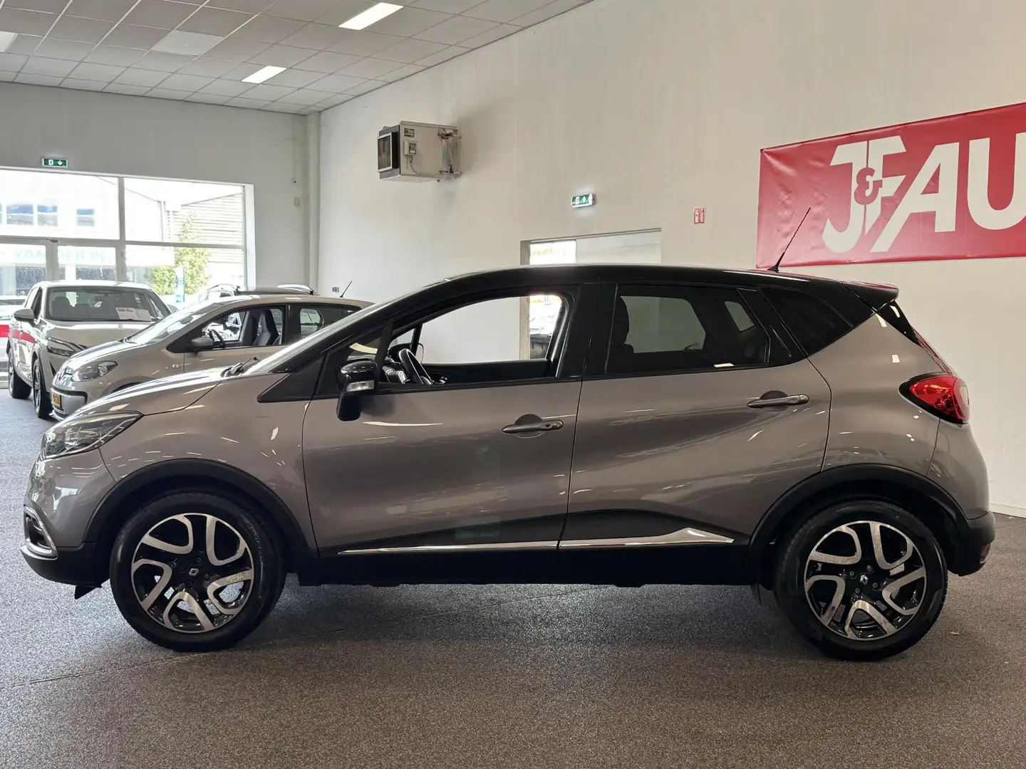 Renault Captur 0.9 TCe NAVIGATIE/CAMERA, ECC AIRCO, CRUISE Grijs - 2
