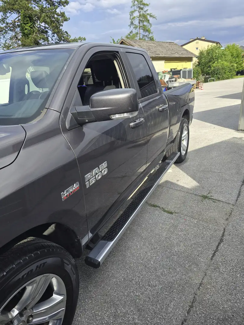 Dodge RAM Dodge Ram 1500 Quad-Cab Sport Gri - 1