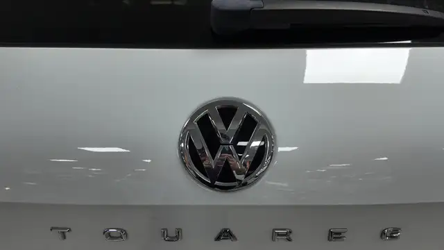 Volkswagen Touareg view 12