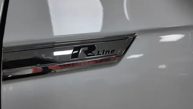Volkswagen Touareg view 11