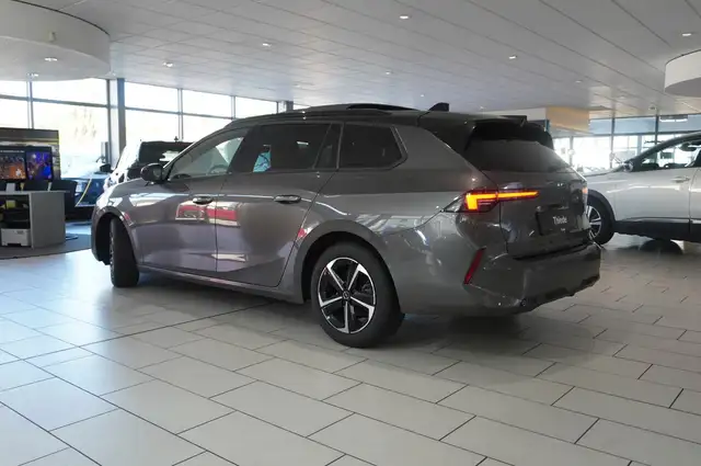 Opel Astra view 11