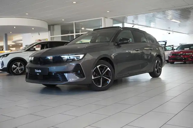 Opel Astra view 3