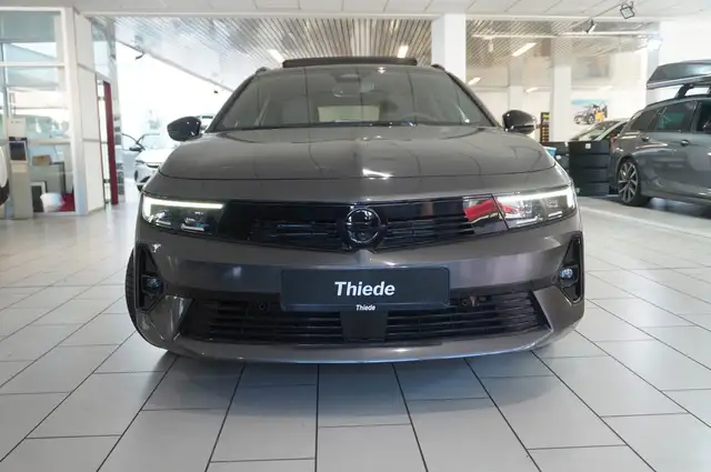 Opel Astra view 6