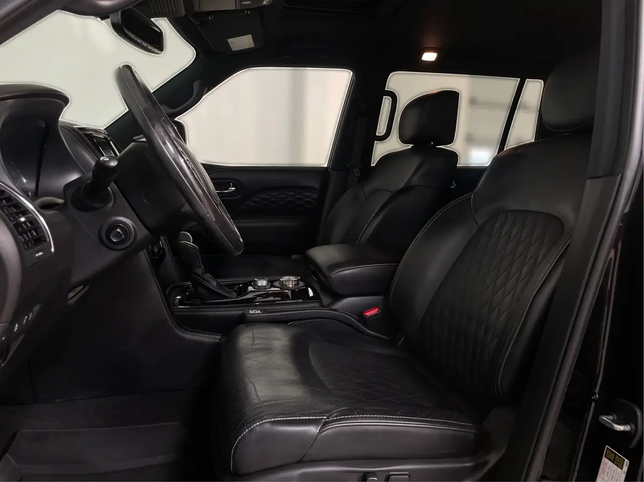 Infiniti QX80 photo Infiniti QX80