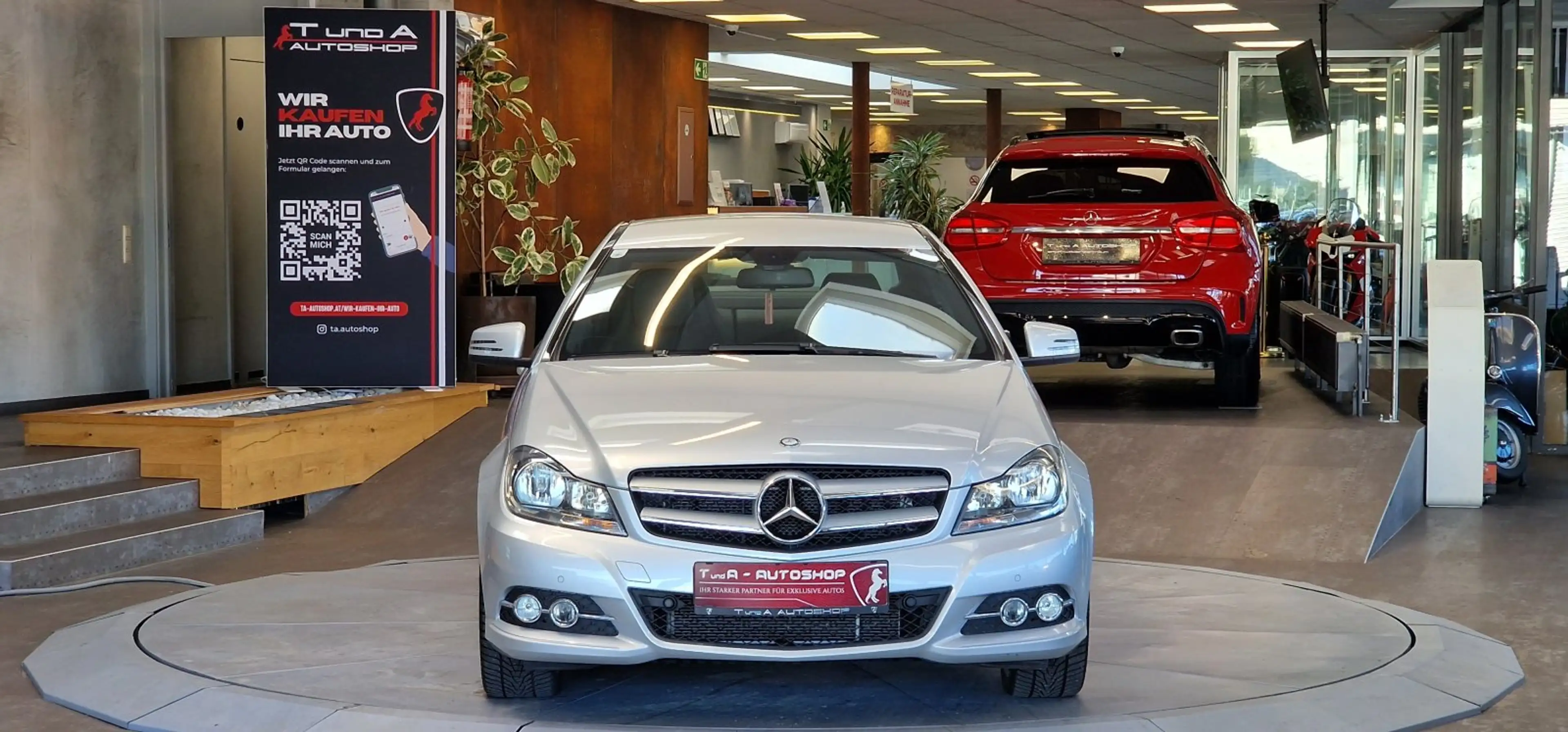 Mercedes-Benz C 350 V6 Coupe BlueEfficiency Aut. *Harman/Kardon*18Zoll — photo 2